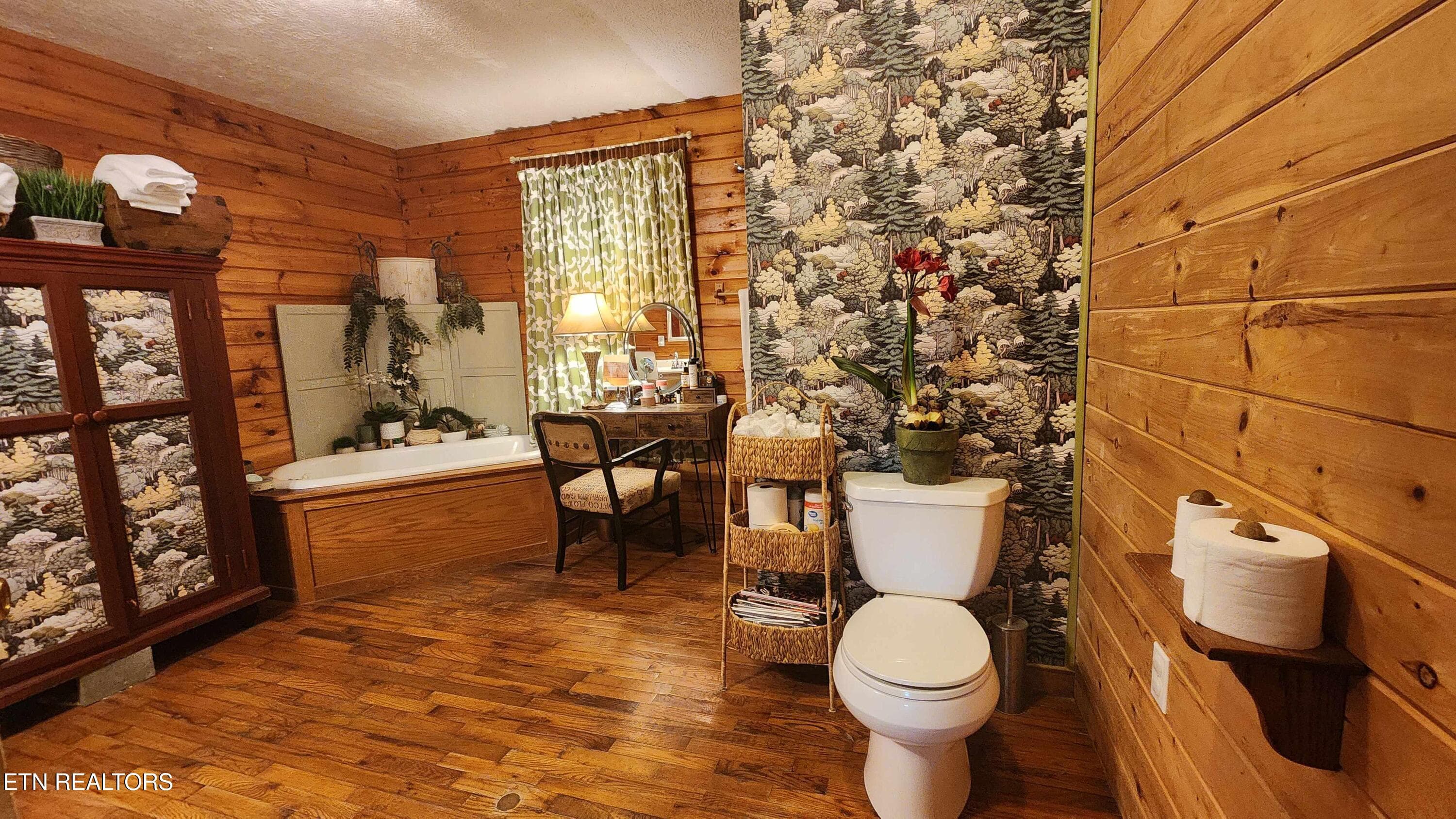 305 christain community rd -- Bathroom 3 - 340 Christian Community Rd, Livingston, TN 38570