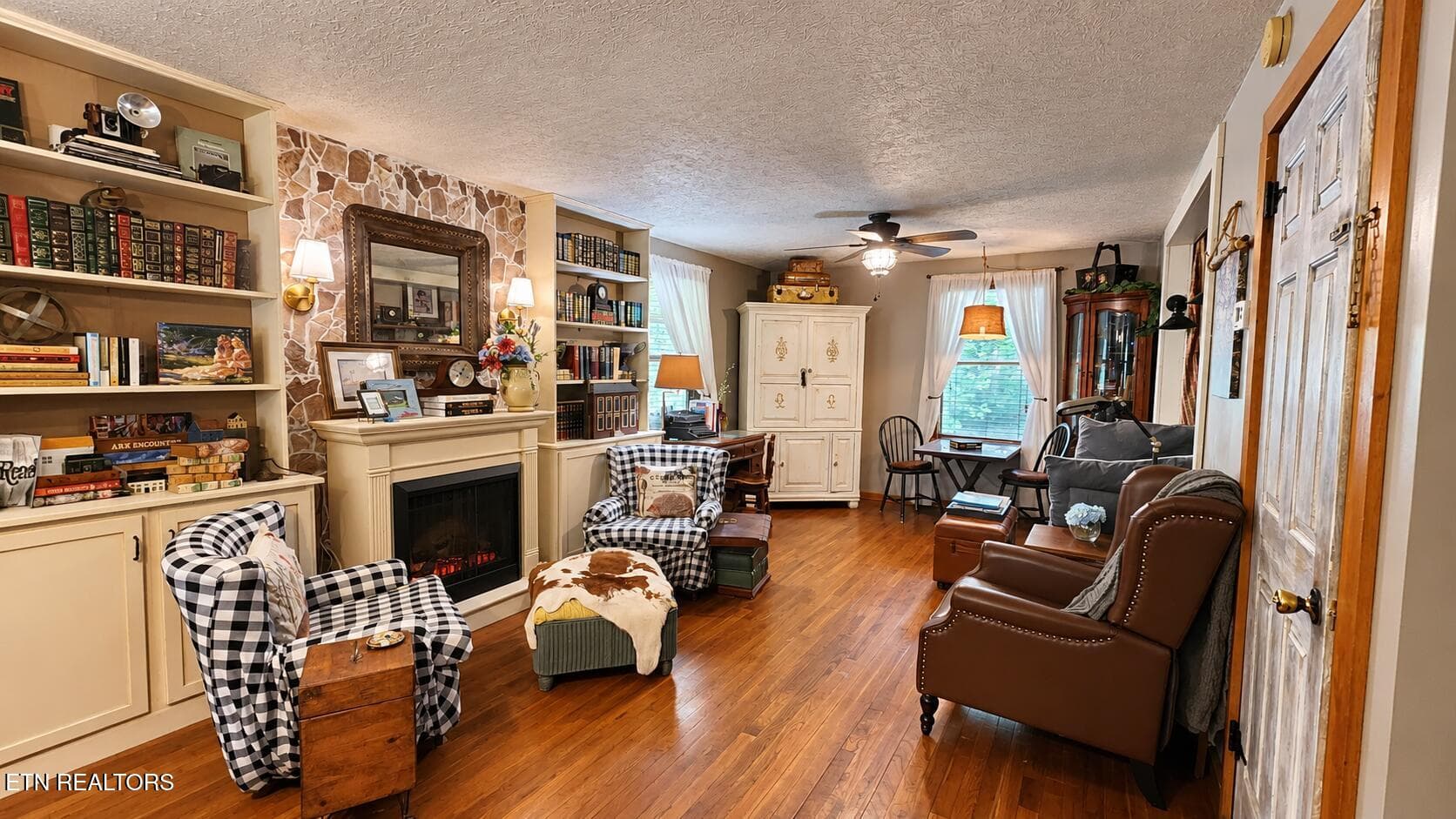 305 christain community rd -- Living roo - 340 Christian Community Rd, Livingston, TN 38570