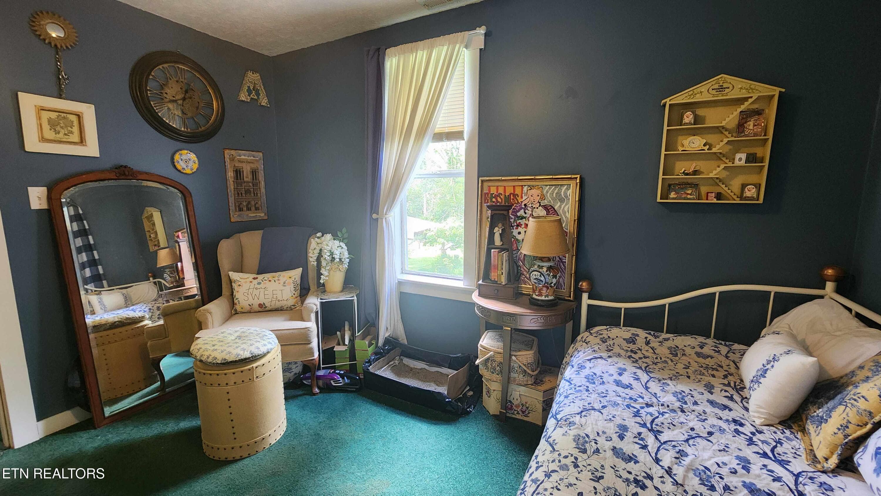 305 christain community rd -- Upstairs r - 340 Christian Community Rd, Livingston, TN 38570