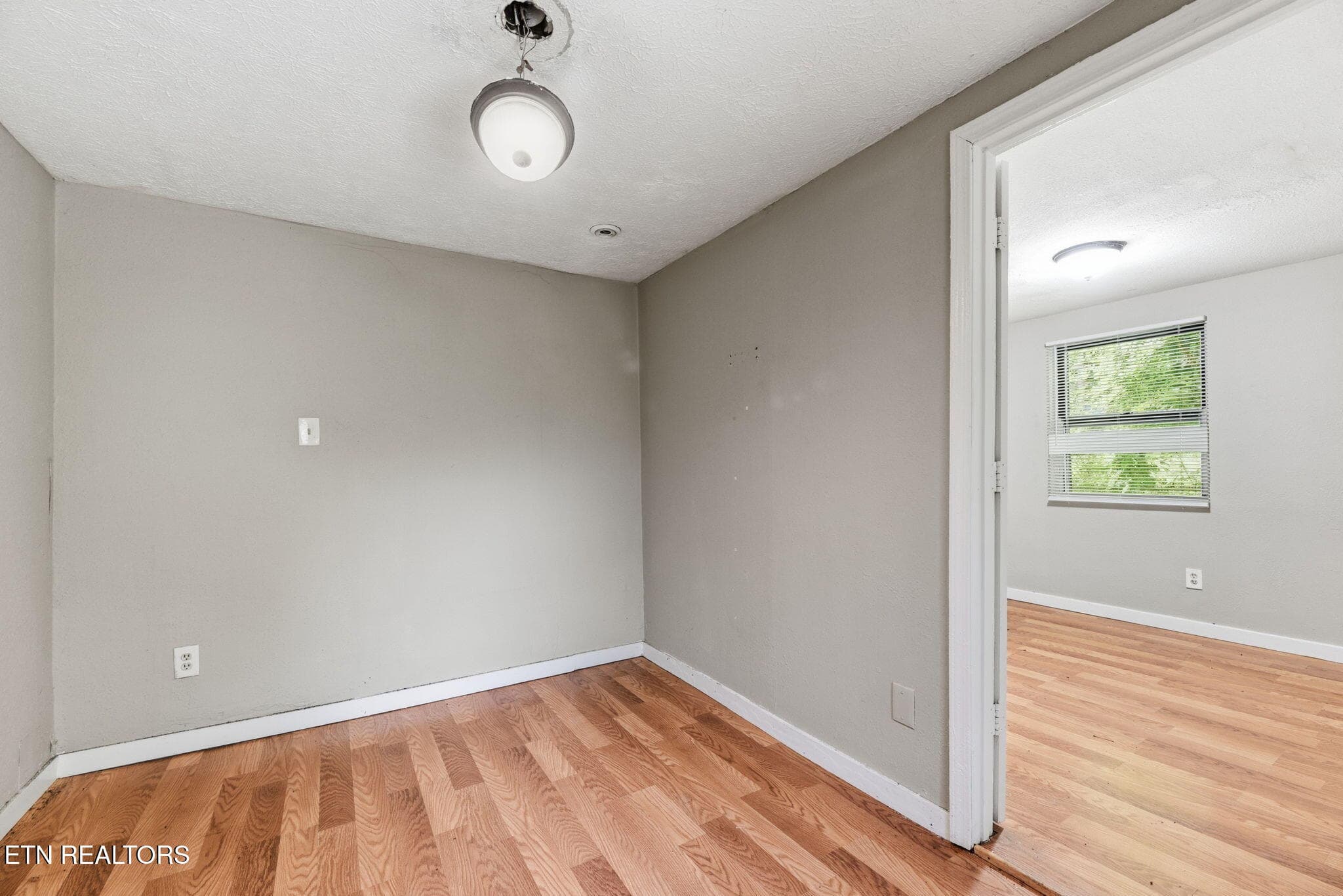 12-web-or-mls-Brown 2541 (12) - 2541 Brown Ave, Knoxville, TN 37917, Knoxville