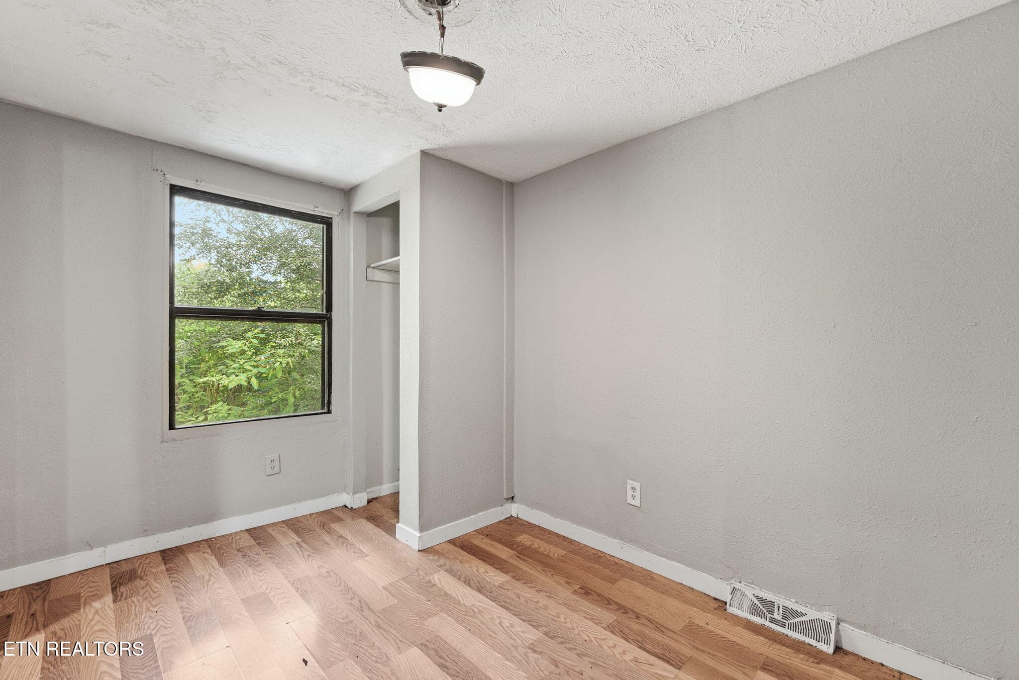 11-web-or-mls-Brown 2541 (11) - 2541 Brown Ave, Knoxville, TN 37917, Knoxville