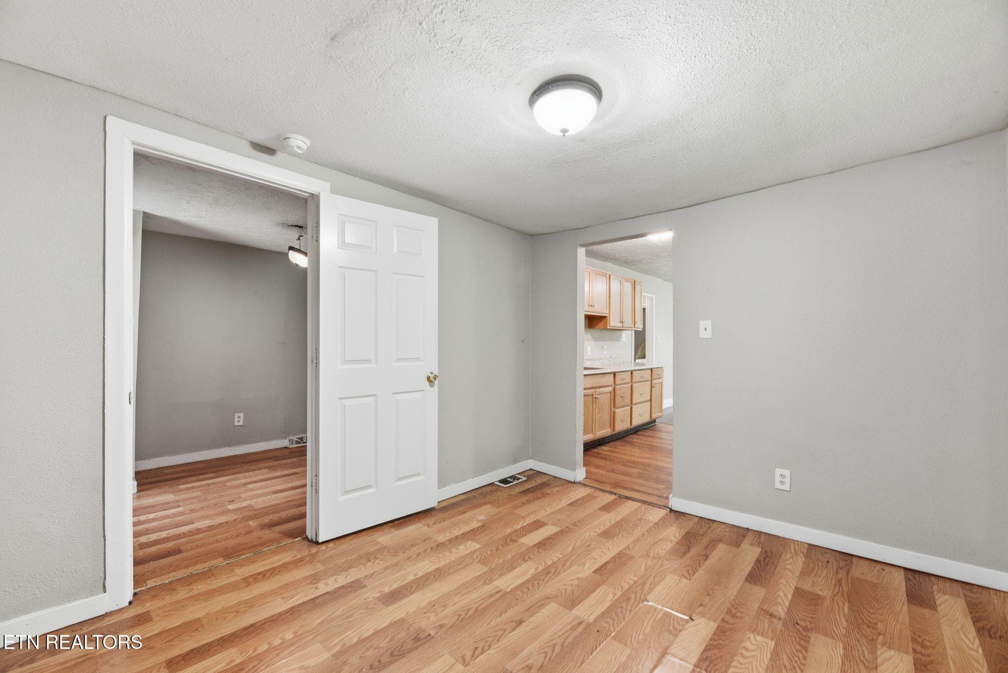 10-web-or-mls-Brown 2541 (10) - 2541 Brown Ave, Knoxville, TN 37917, Knoxville