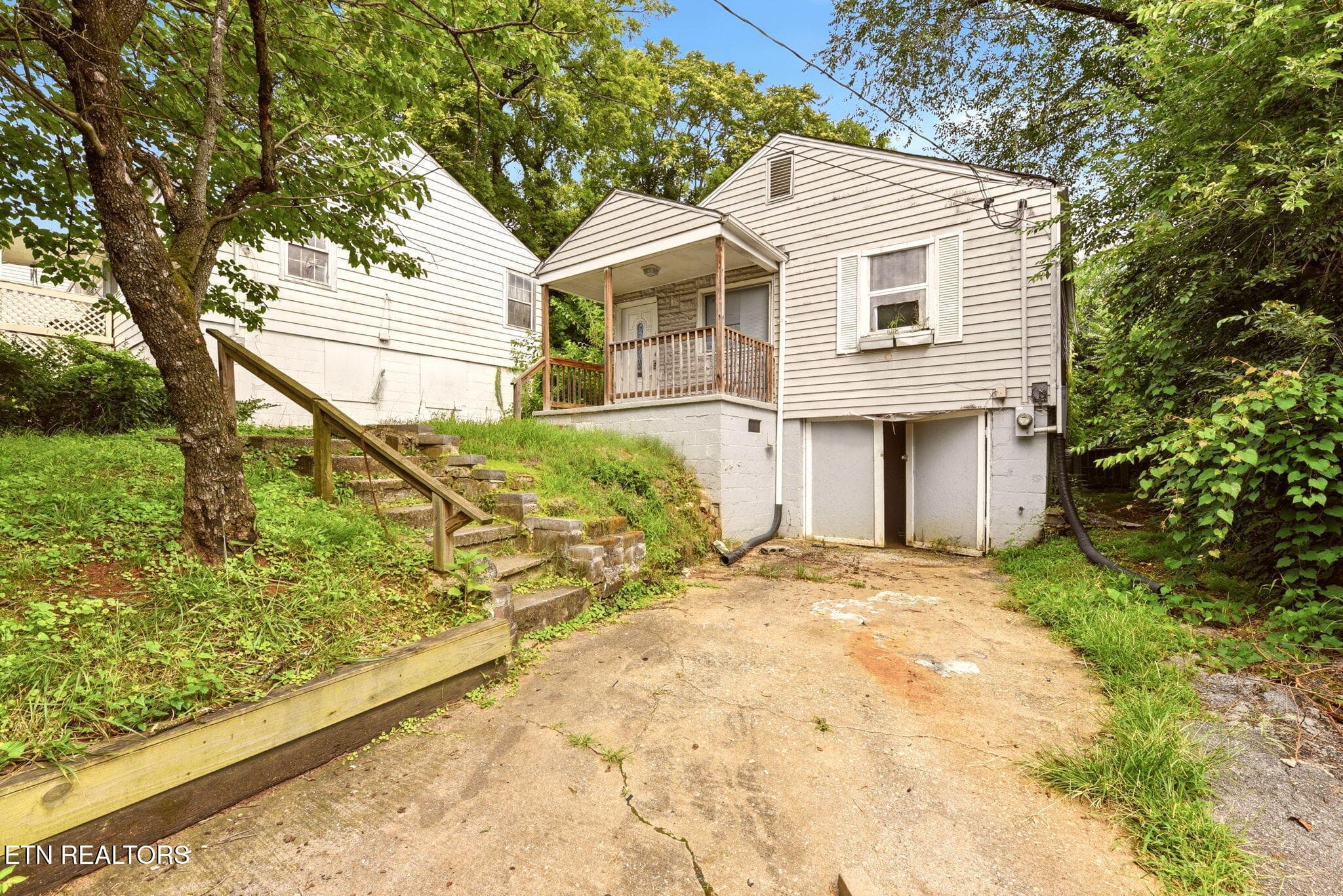 1-web-or-mls-Brown 2541 (2) - 2541 Brown Ave, Knoxville, TN 37917, Knoxville