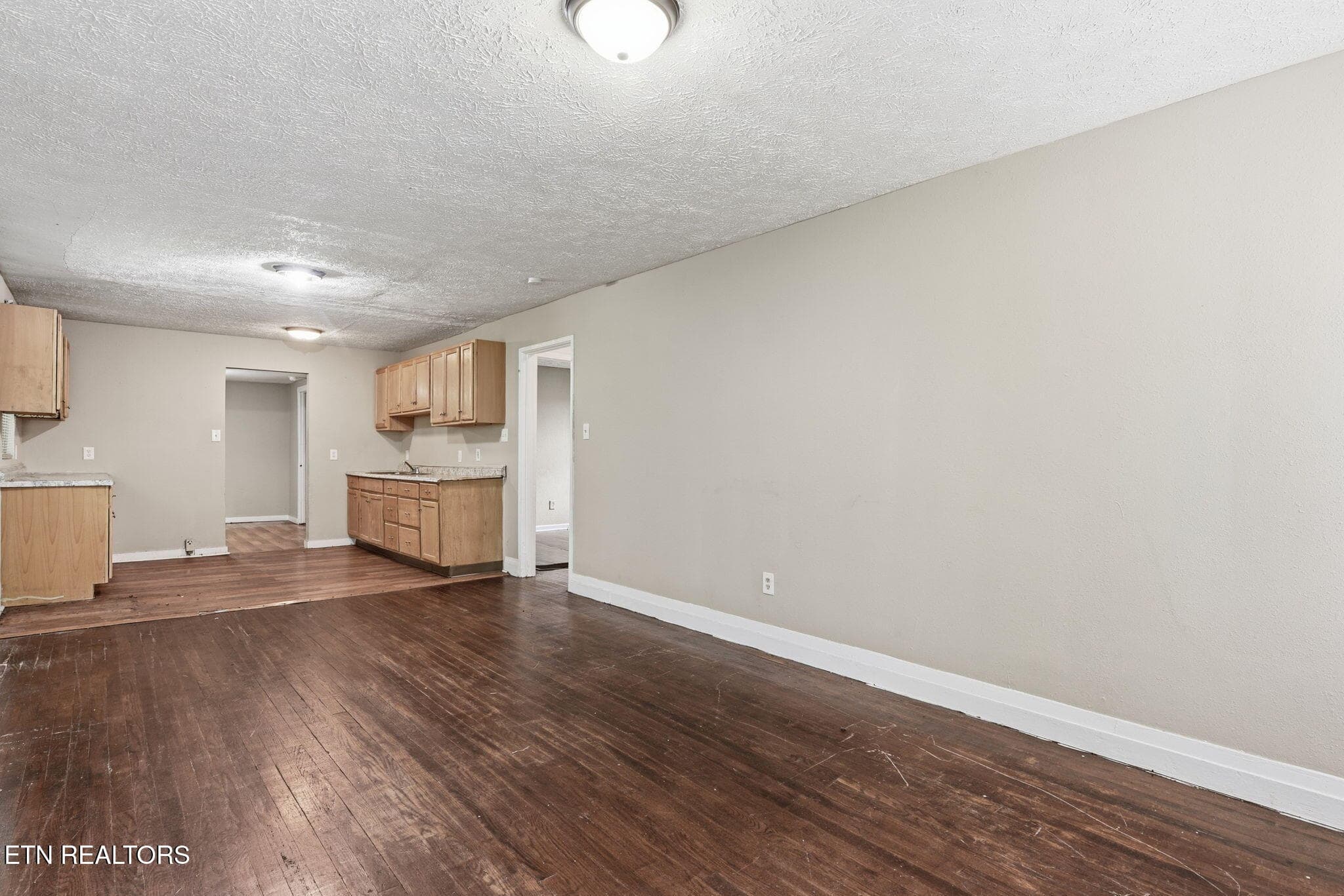 4-web-or-mls-Brown 2541 (4) - 2541 Brown Ave, Knoxville, TN 37917, Knoxville
