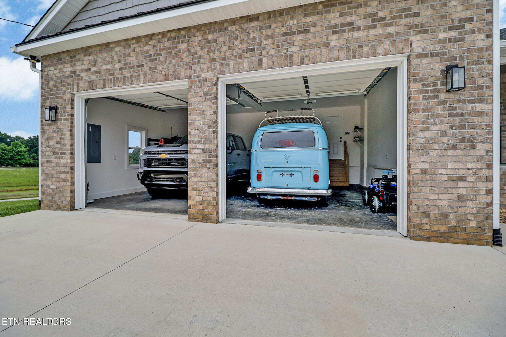 Garage - 322 Randolph Rd, Crossville, TN 38571