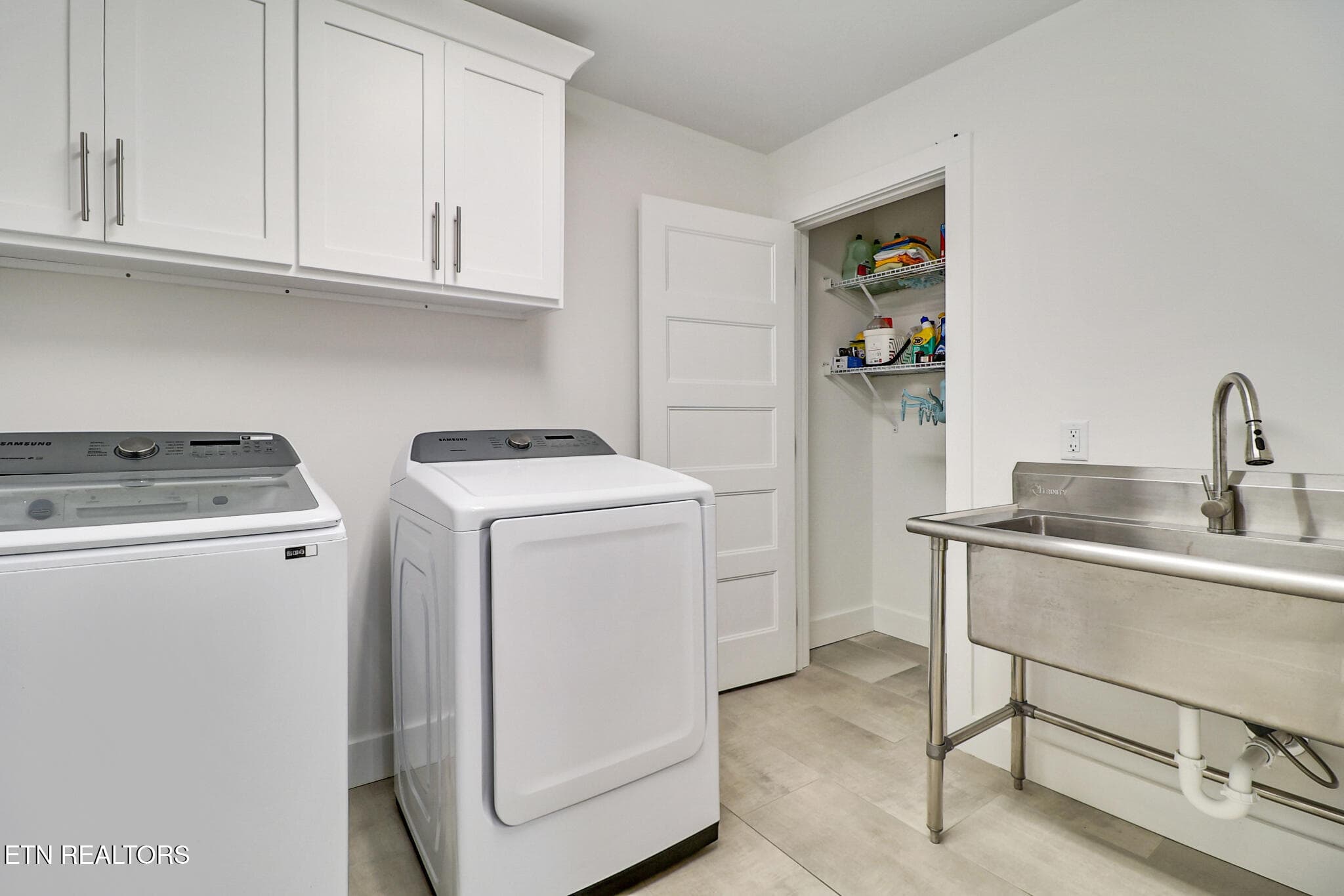 Laundry Room - 322 Randolph Rd, Crossville, TN 38571