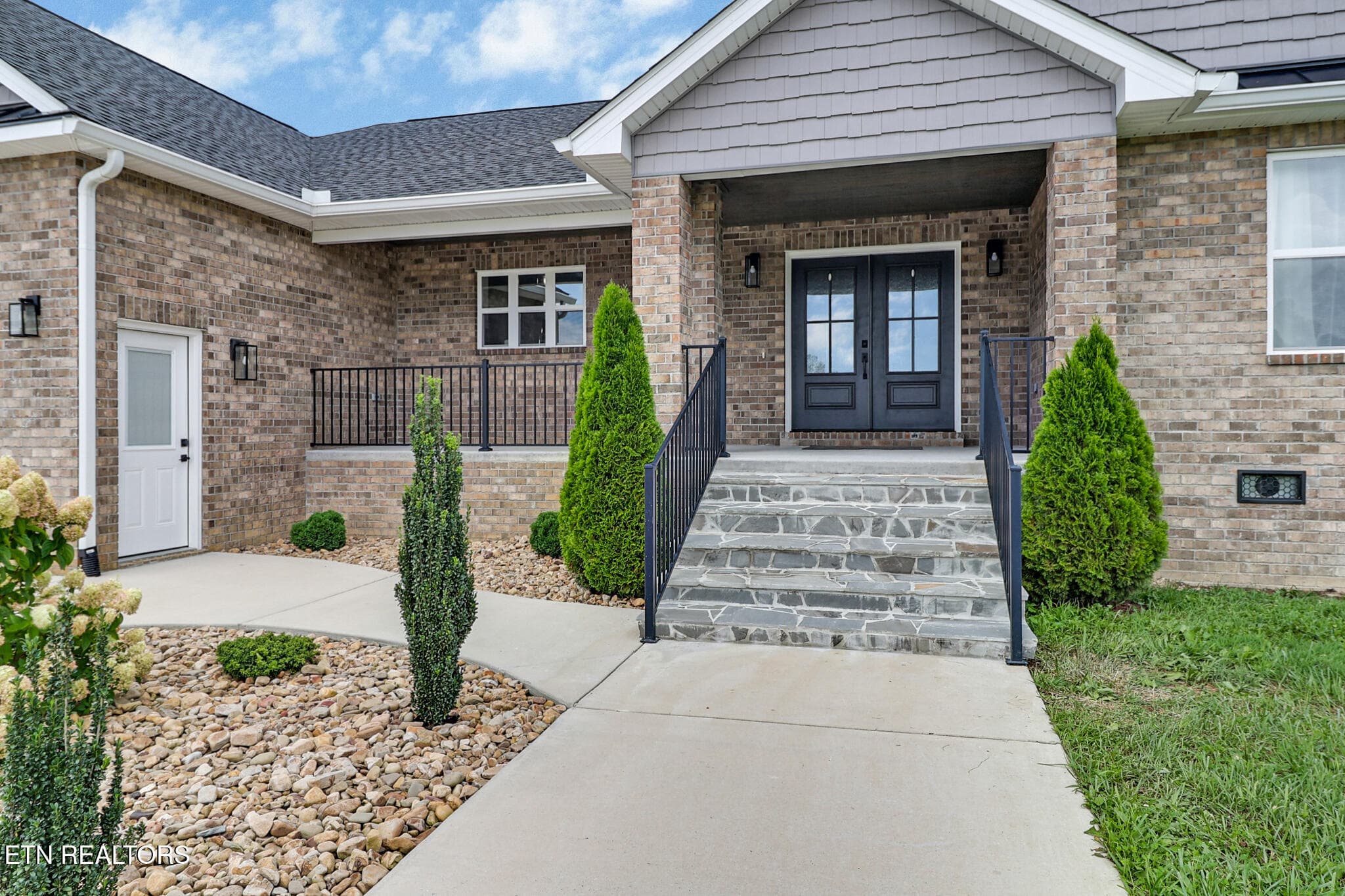 Entrance - 322 Randolph Rd, Crossville, TN 38571