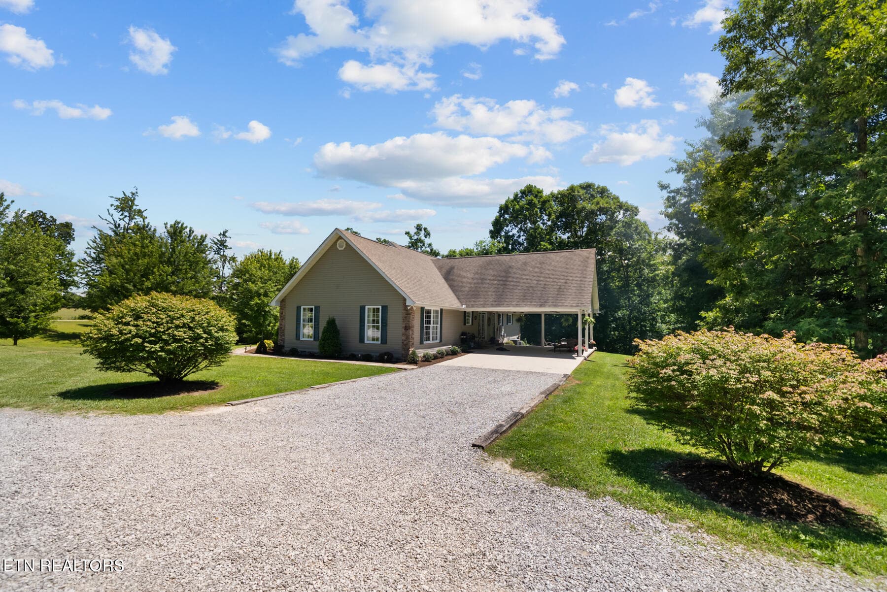 DSC03126 - 5171 Wilder 4ac Rd, Grimsley, TN 38565