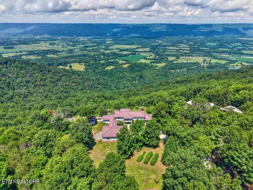 63 - 1981 Porch Rock Rd, Pikeville, TN 37367