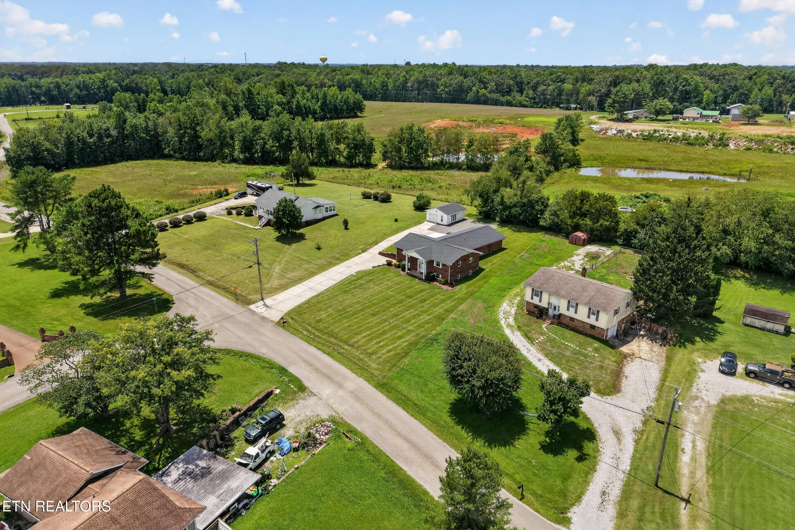 DJI_20260716022842_0058_D - 225 West Gate Drive, Baxter, TN 38544, Baxter