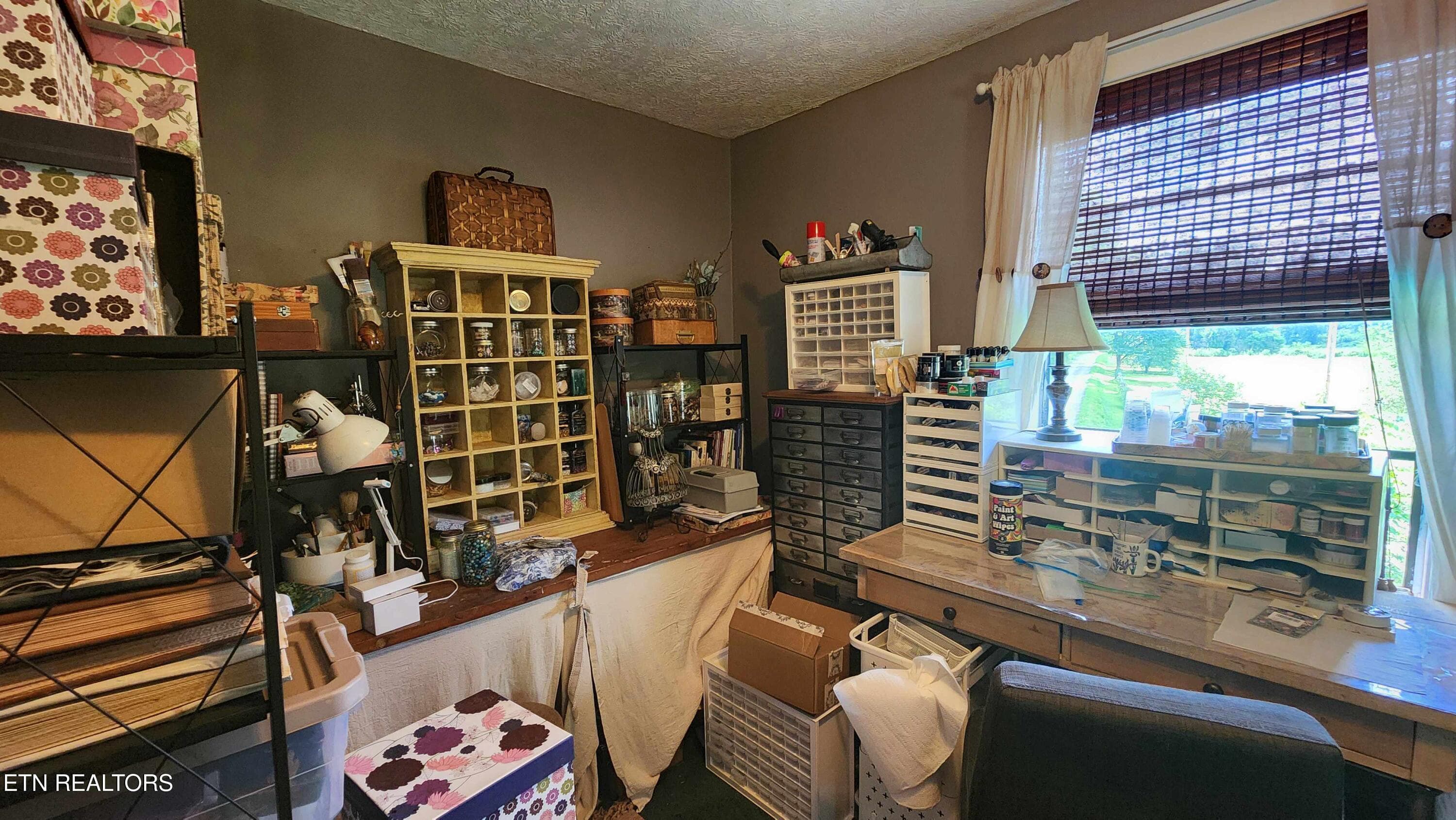 305 christain community rd -- Upstairs r - 340 Christian Community Rd, Livingston, TN 38570