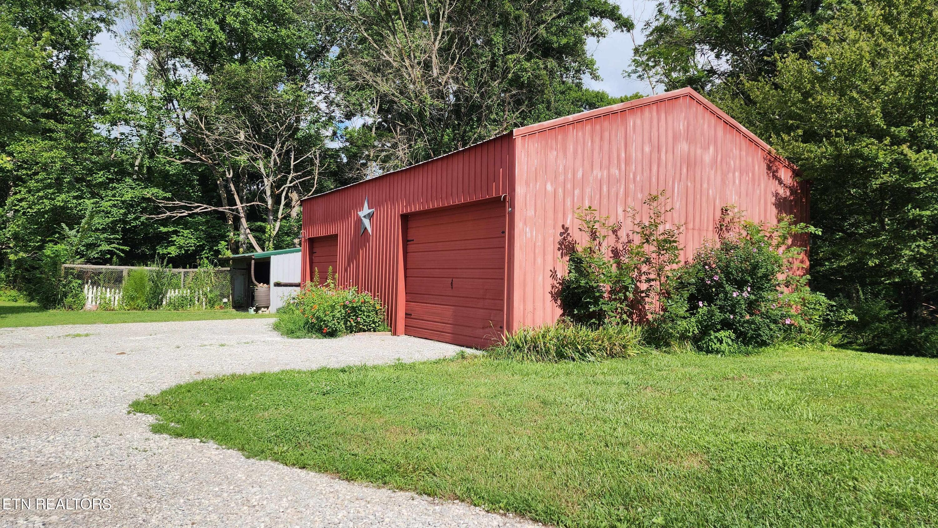 305 christain community rd -- Garage 1 - 340 Christian Community Rd, Livingston, TN 38570