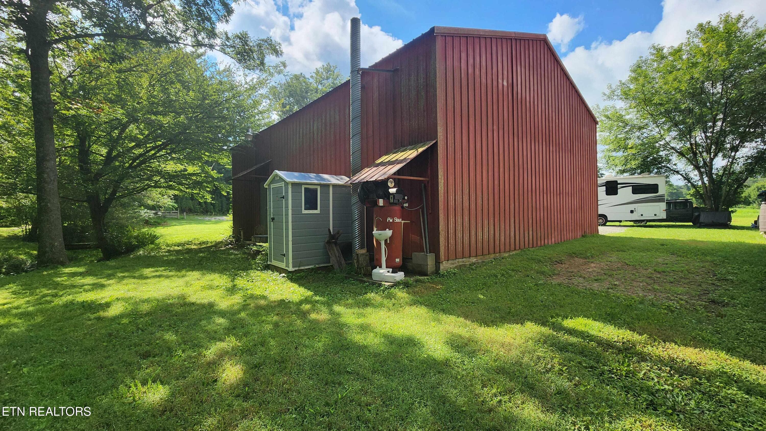305 christain community rd -- garage 2 - 340 Christian Community Rd, Livingston, TN 38570