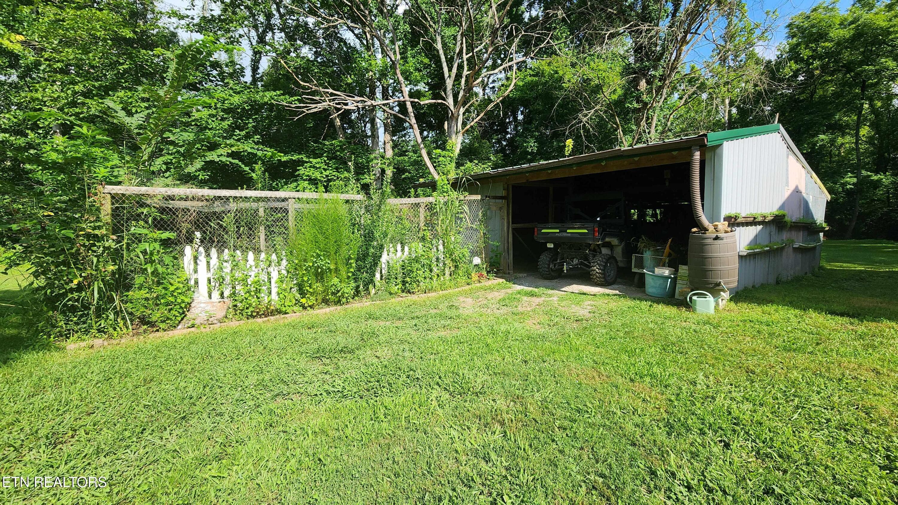 305 christain community rd -- shad 1a - 340 Christian Community Rd, Livingston, TN 38570