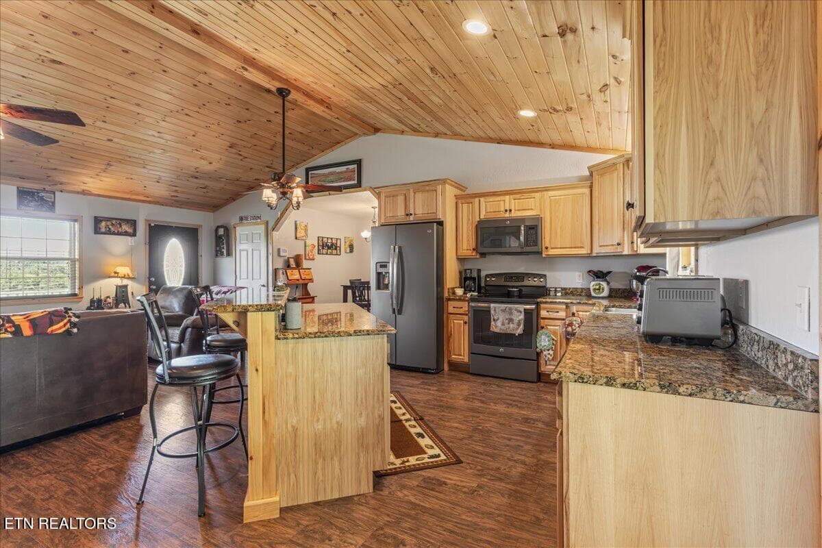 09-251 Cr 67-30 - 251 County Road 67, Riceville, TN 37370
