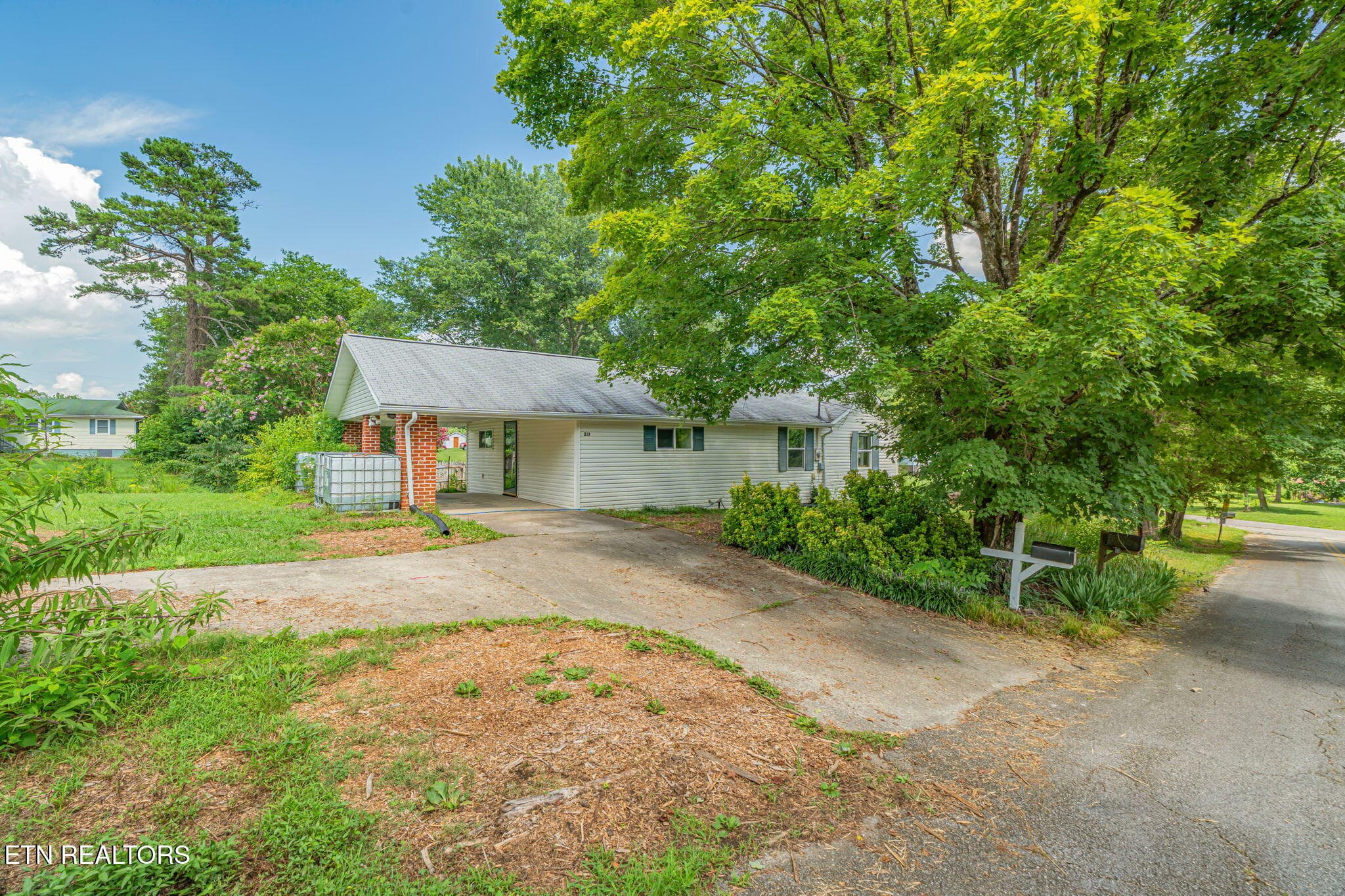10-web-or-mls-231 Wright Road-9 - 231 Wright Rd, Oliver Springs, TN 37840, Oliver Springs