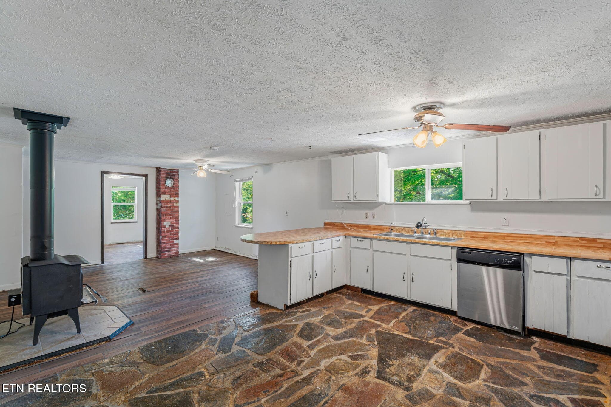 19-web-or-mls-231 Wright Road-20 - 231 Wright Rd, Oliver Springs, TN 37840, Oliver Springs