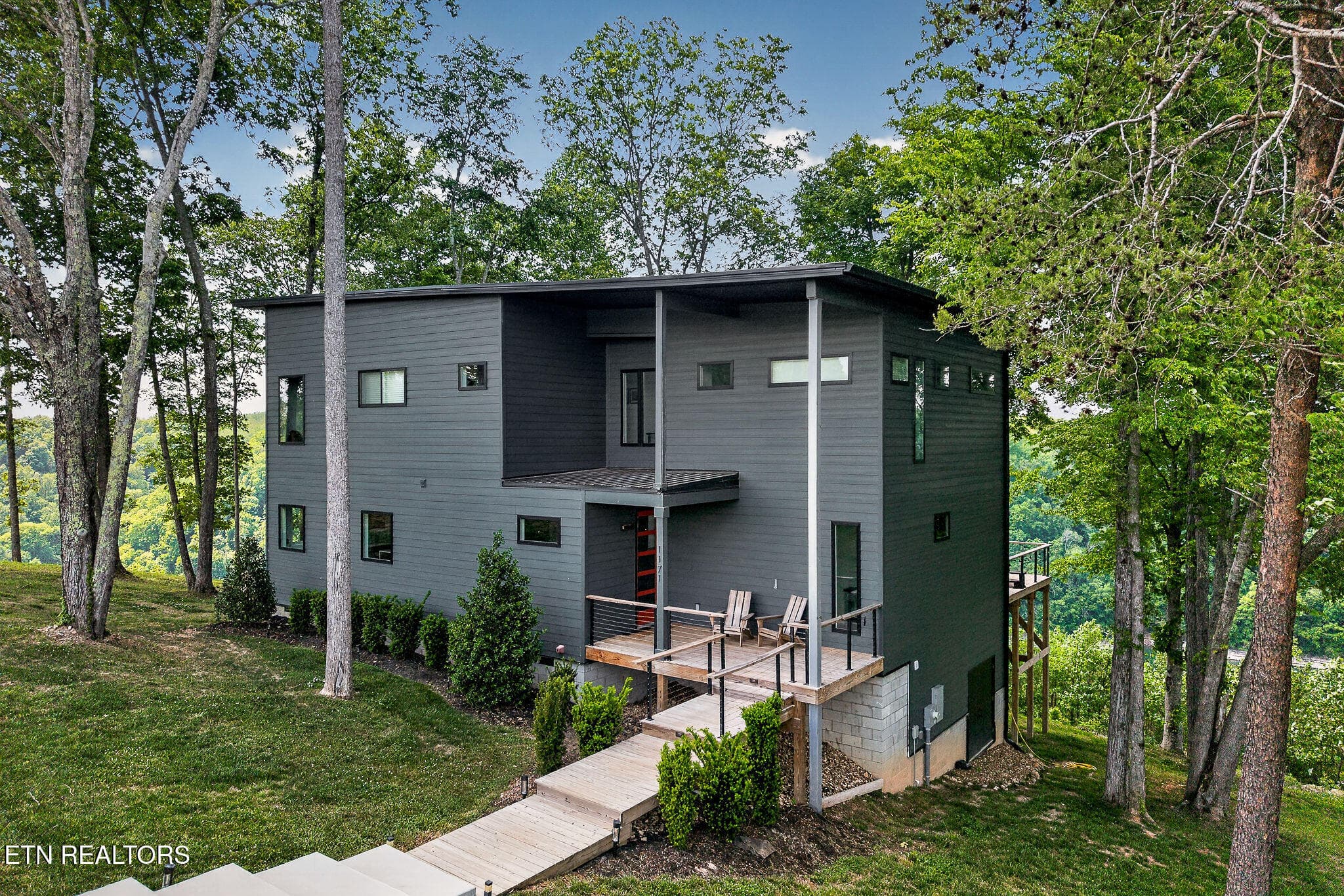 1171 W Hutchins Bend Rd, Sparta, TN 38583