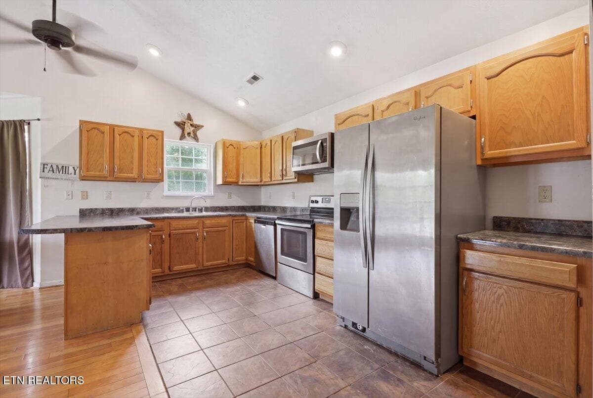 15-photo_declutter_d487a2e2 - 1055 Swannsylvania Rd, Dandridge, TN 37725