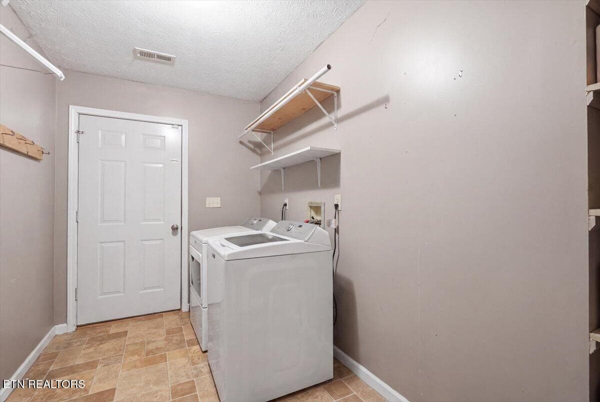 23-photo_declutter_4dd32390 - 1055 Swannsylvania Rd, Dandridge, TN 37725