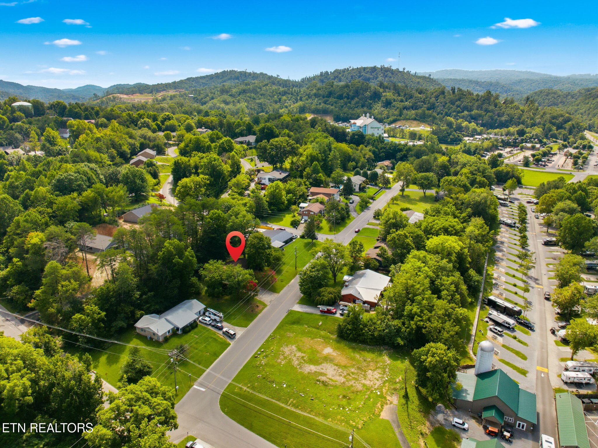 39-web-or-mls-4009-Hitching-Post-Rd-Pige - 4009 Hitching Post Rd, Pigeon Forge, TN 37863, Pigeon Forge