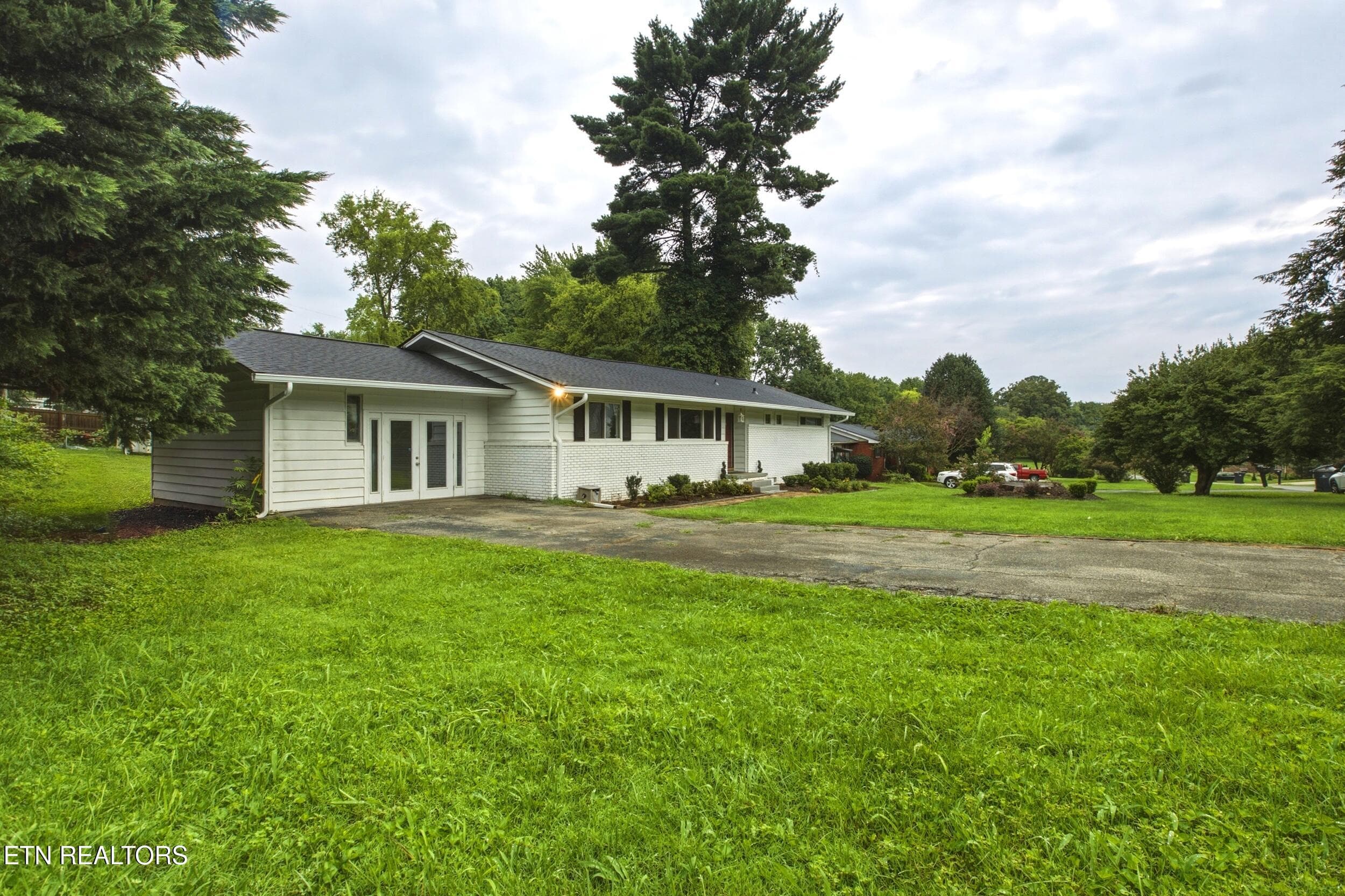 2_cf4a5953_autoremove_49267241_d67565c2 - 6919 Dorchester Drive, Knoxville, TN 37909, Knoxville