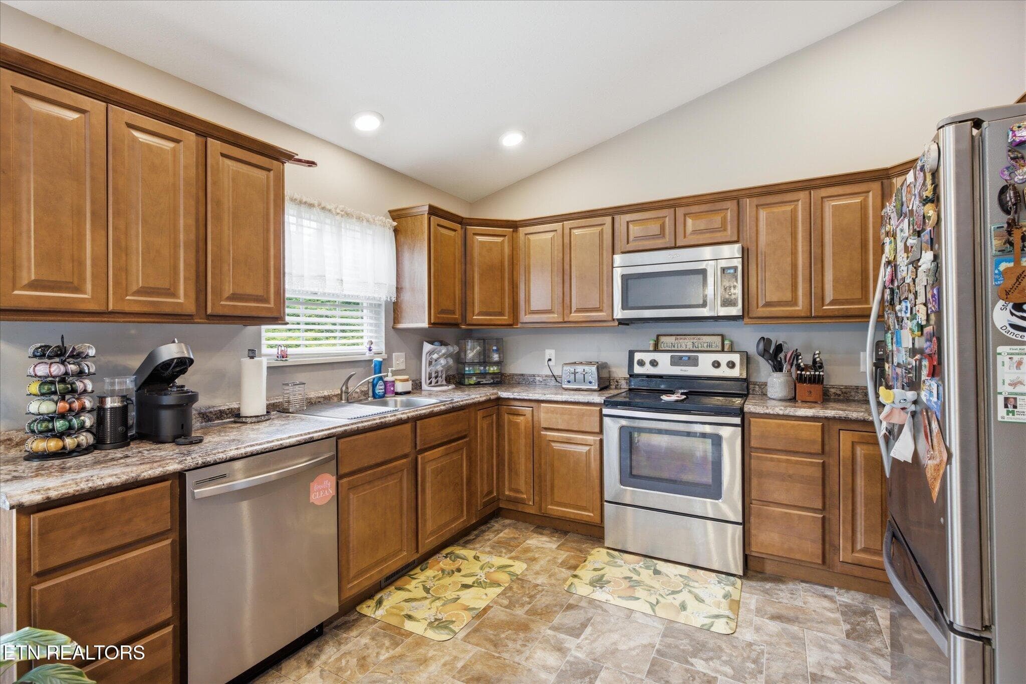 Spacious kitchen - 2718 Chukar Rd, Knoxville, TN 37923