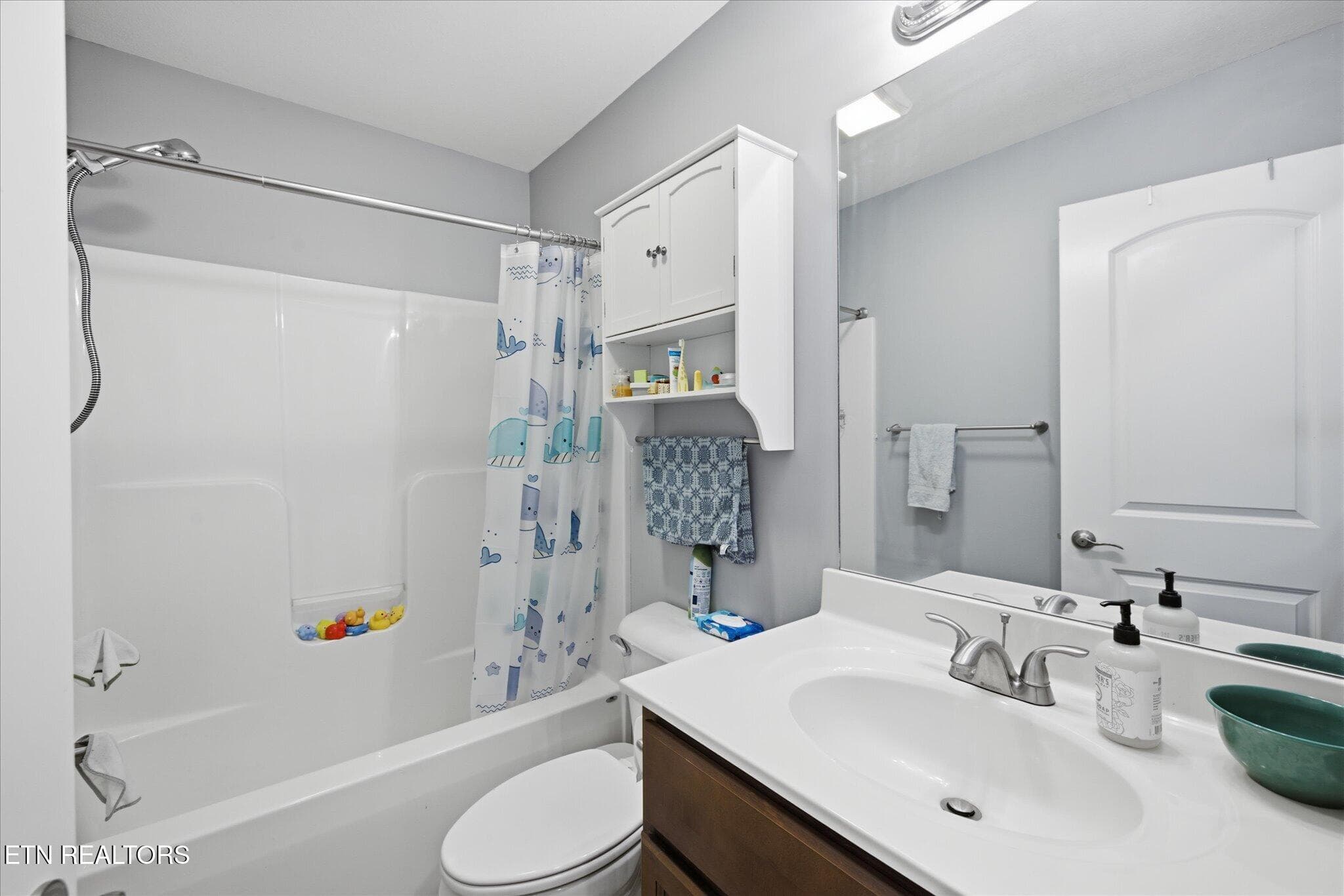 Main level BA 2 - 2718 Chukar Rd, Knoxville, TN 37923