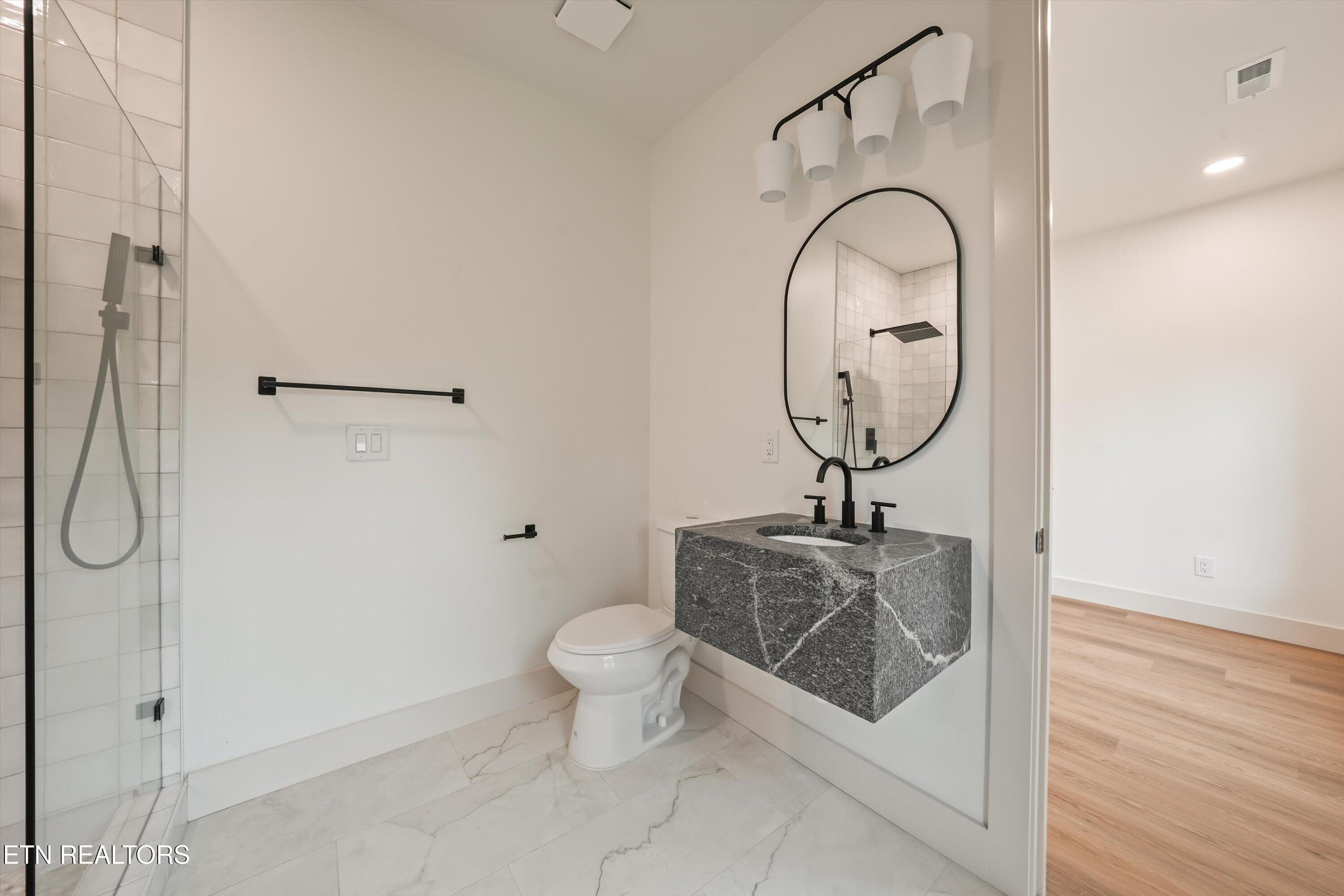 33-1904 Amherst Rd32 - 1904 Amherst Rd, Knoxville, TN 37921