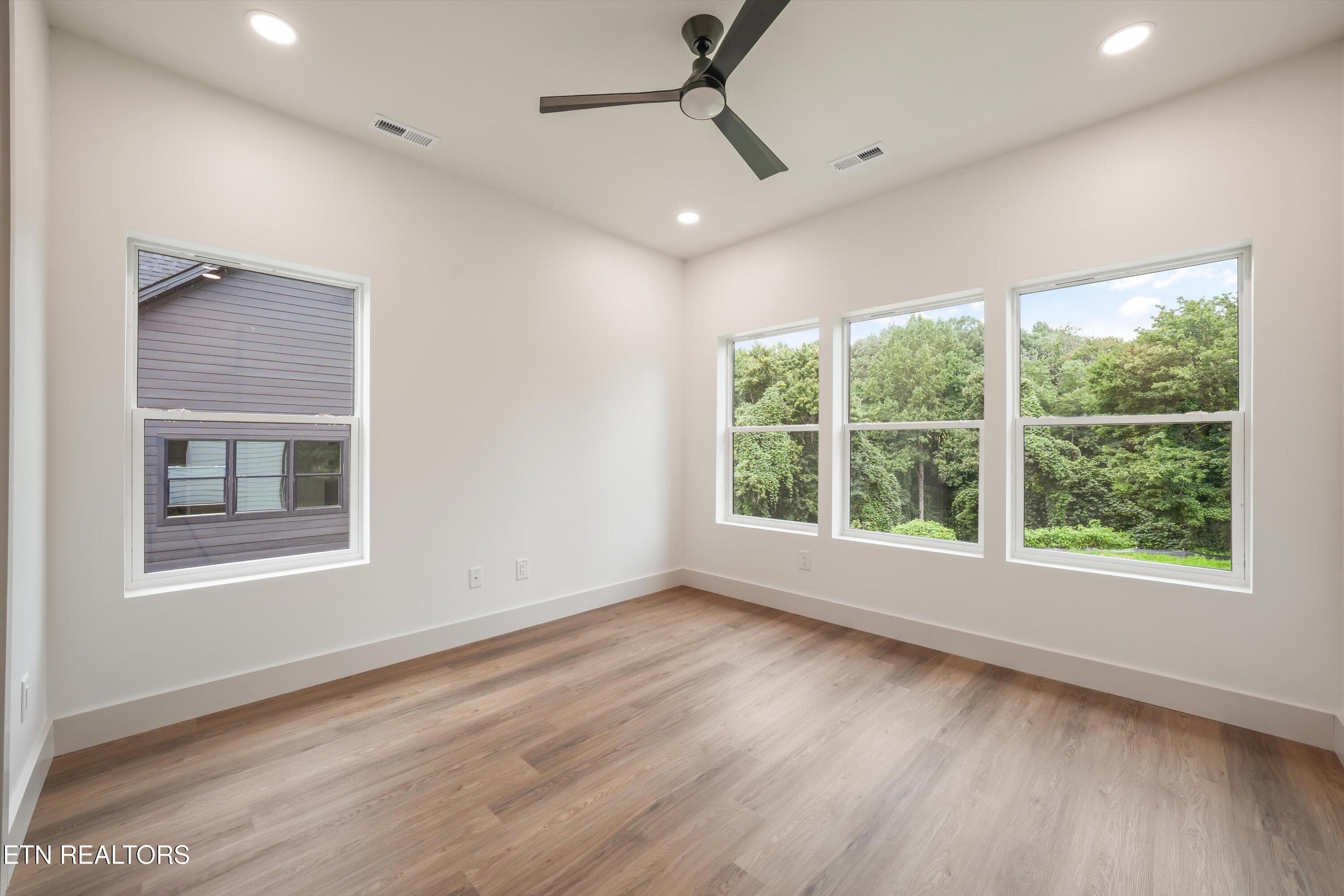 36-1904 Amherst Rd35 - 1904 Amherst Rd, Knoxville, TN 37921