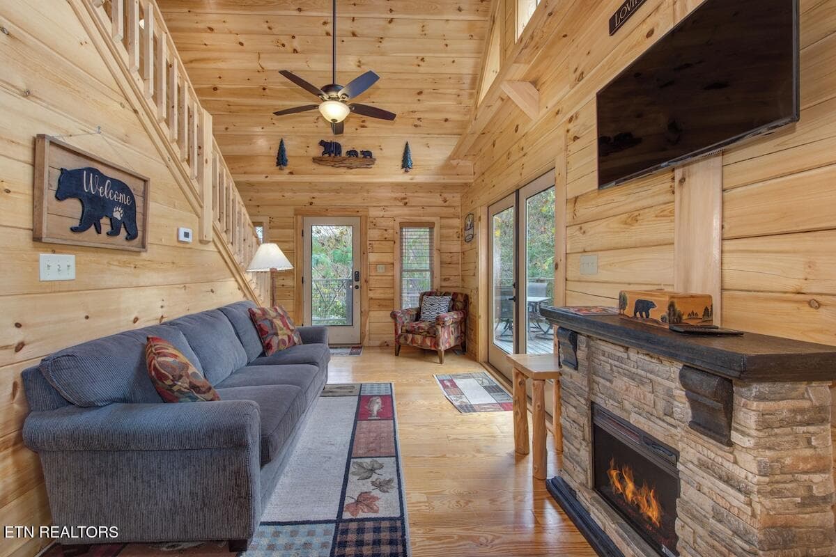 Living room with fireplace and vaulted c - 820 Crest View Drive, Gatlinburg, TN 37738, Gatlinburg