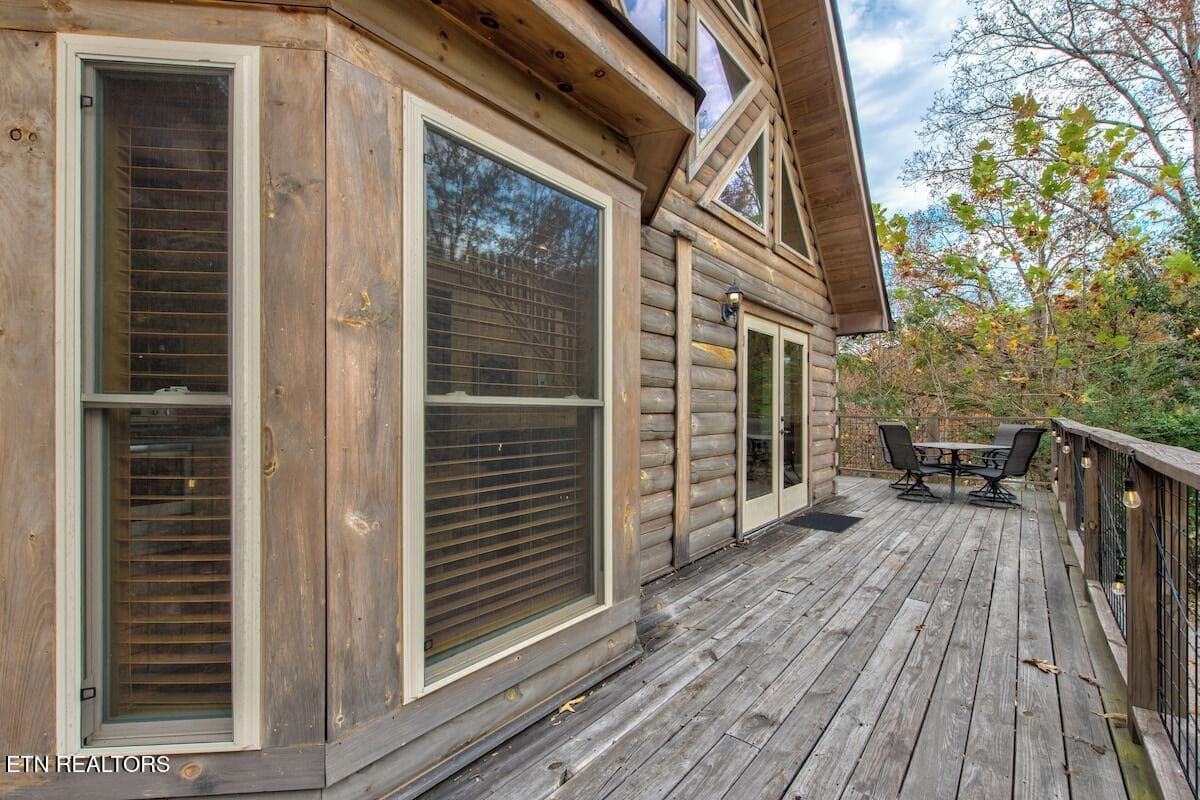 Lots of outdoor space - 820 Crest View Drive, Gatlinburg, TN 37738, Gatlinburg