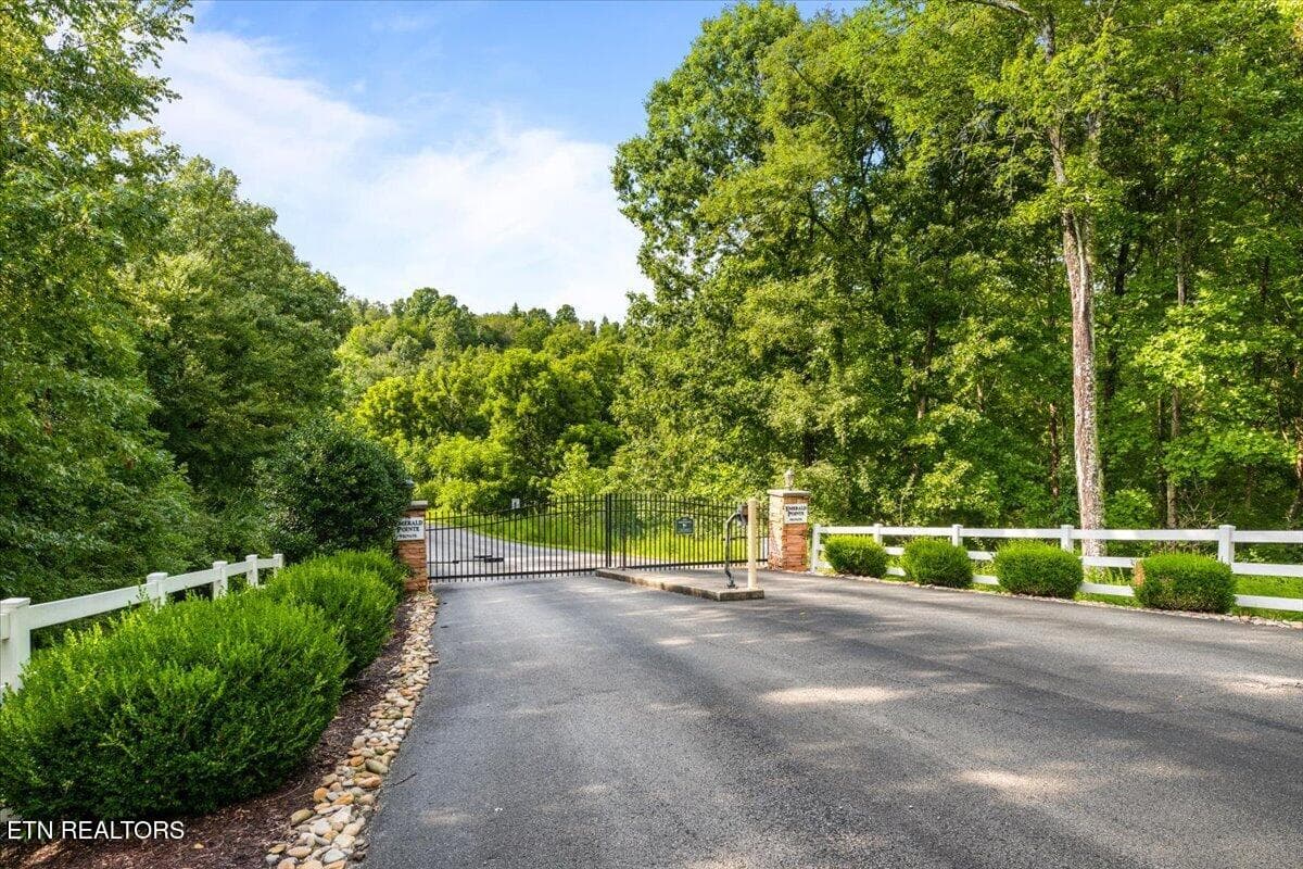 02-126 Emerald Pointe Cir - 126 Emerald Pointe Circle, Rockwood, TN 37854, Rockwood
