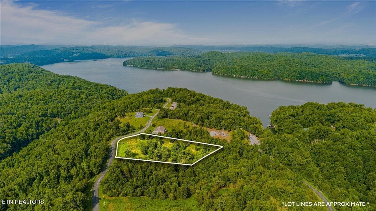 03-126 Emerald Pointe Cir - 126 Emerald Pointe Circle, Rockwood, TN 37854, Rockwood