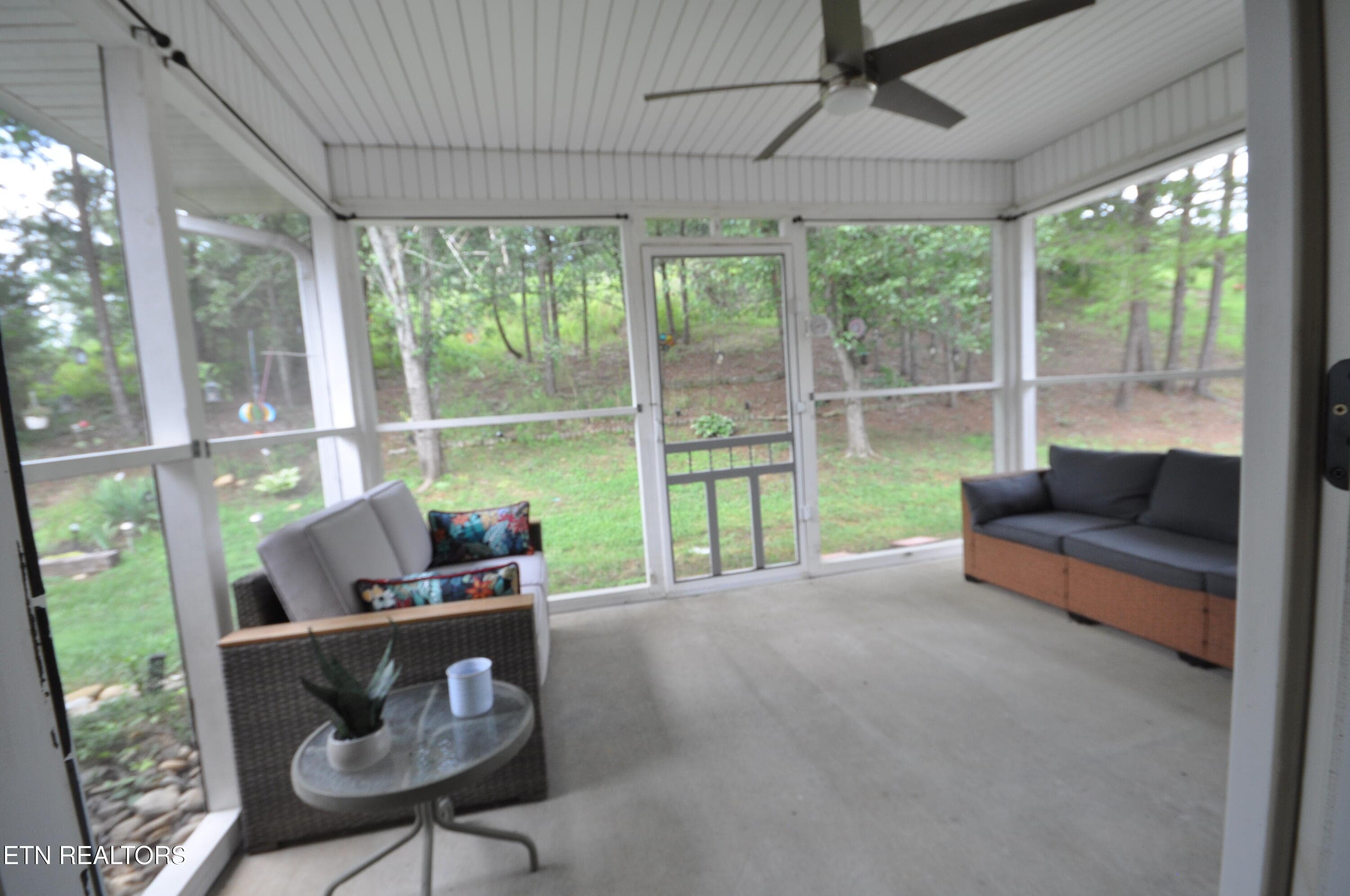 Sunroom 2 - 6309 Sky Song, Knoxville, TN 37914