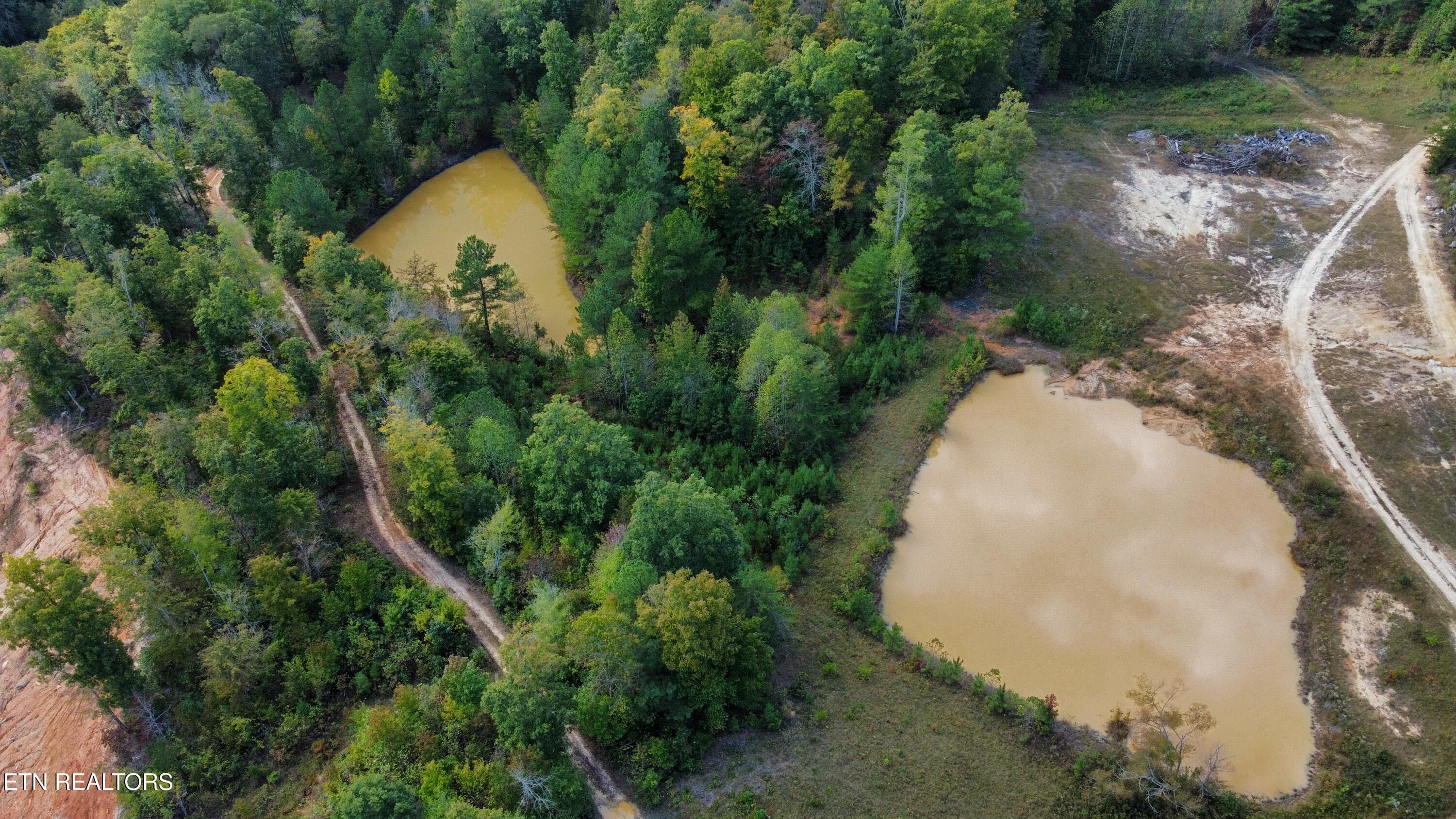 dji_fly_20251010_130920_565_176013408561 - 00 Puncheon Creek Lane, Allred, TN 38542