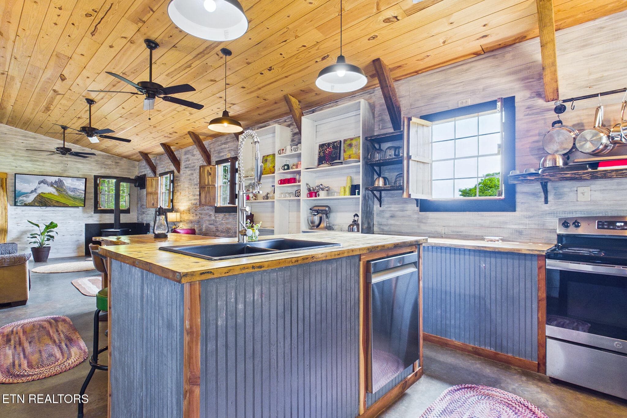 Kitchen - 365 County Road 38, Riceville, TN 37370, Riceville