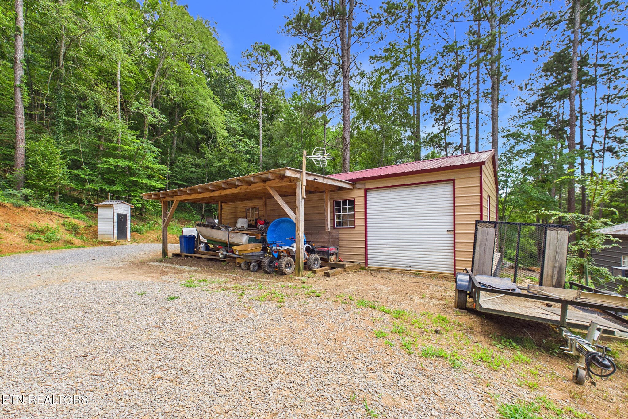 Garage - 365 County Road 38, Riceville, TN 37370, Riceville