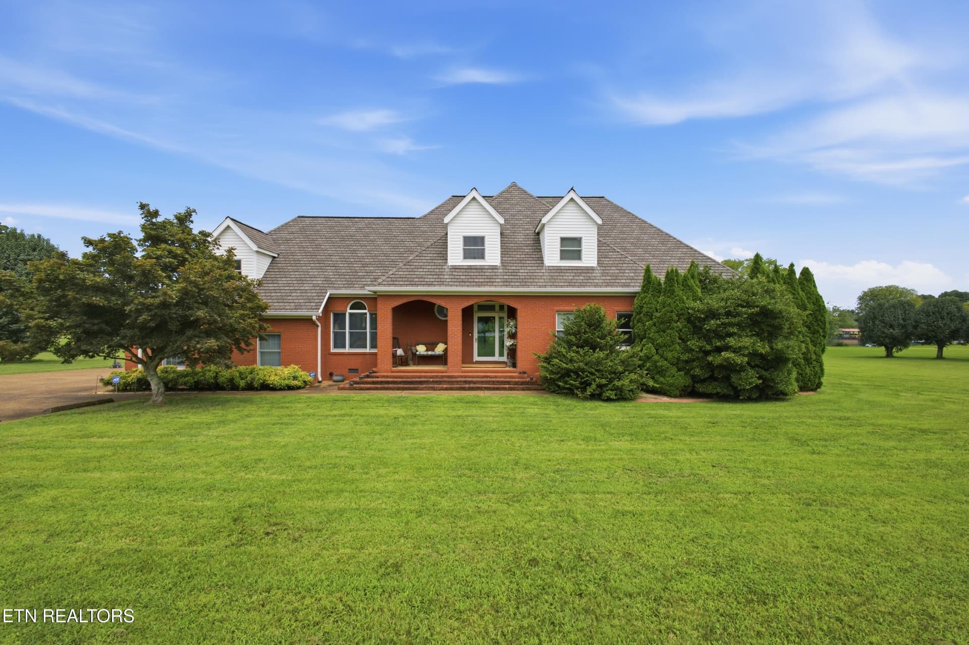 662 River Rd, Kingston, TN 37763