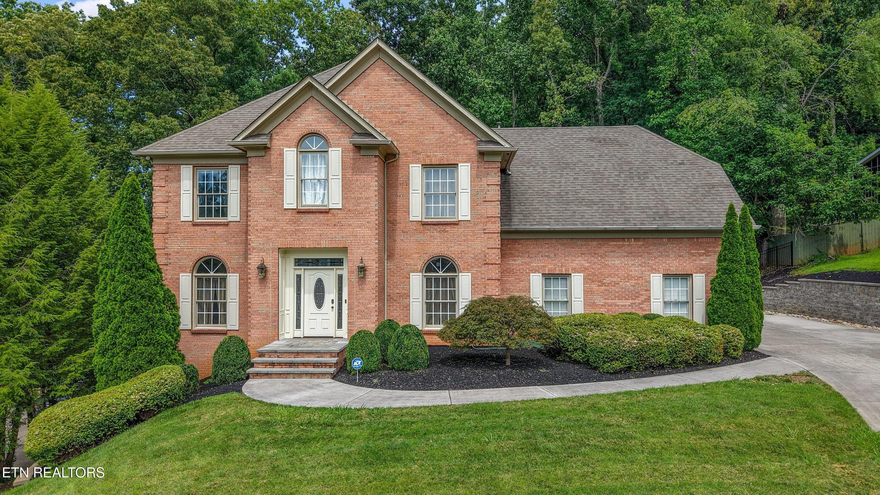 816 Foxfield Lane, Knoxville, TN 37922