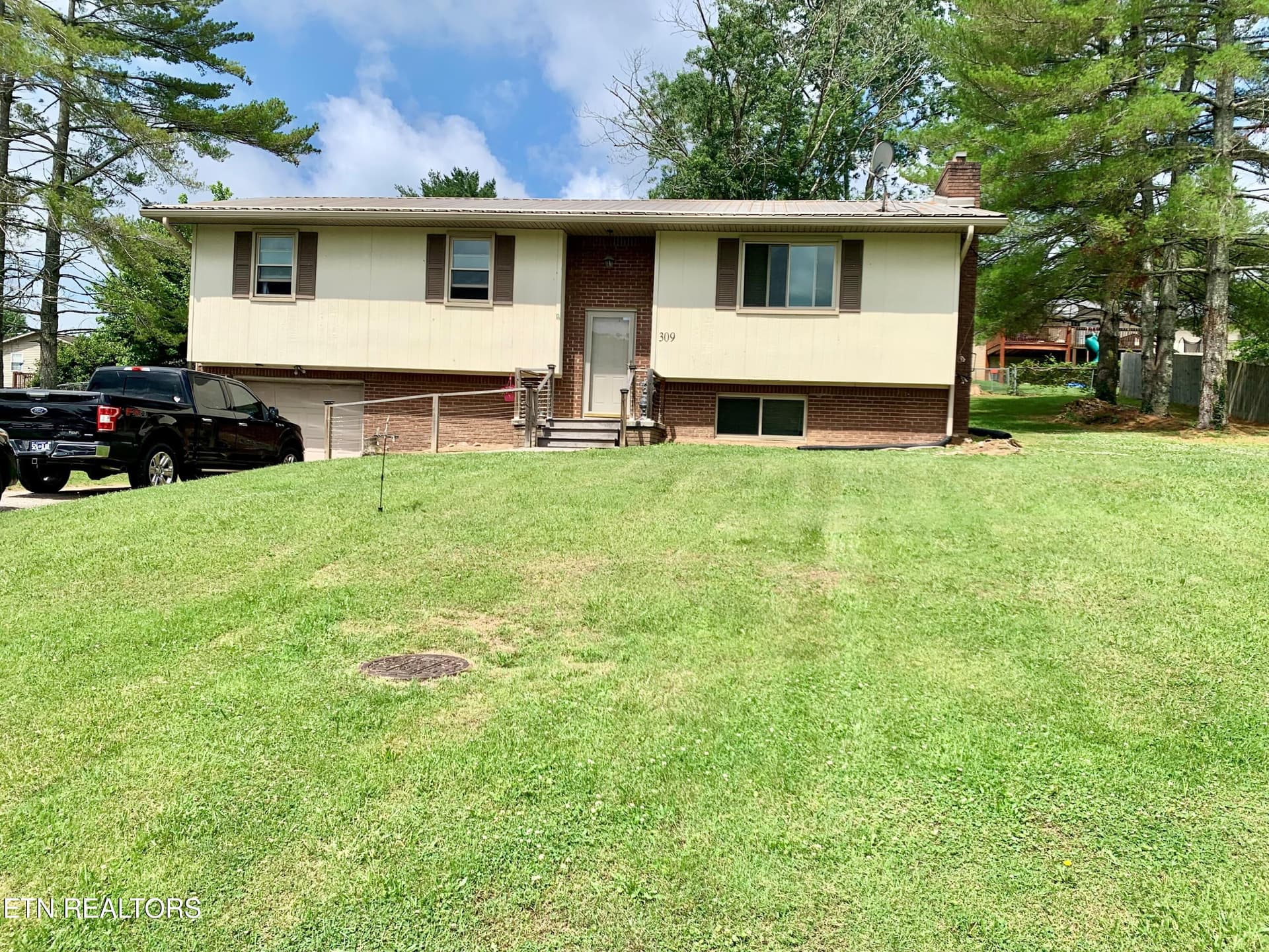 Exterior - 309 Allison St, New Tazewell, TN 37825
