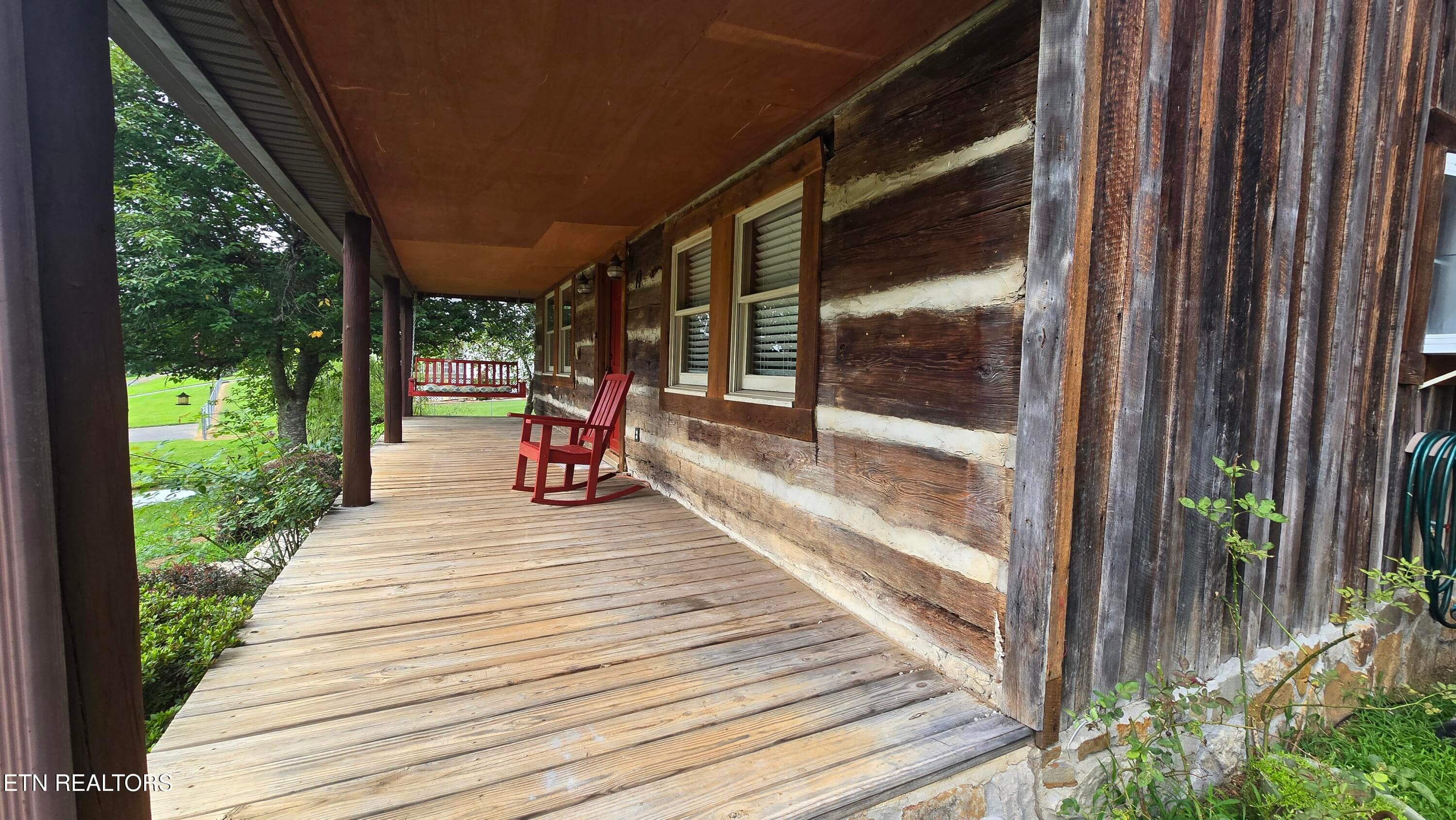 Front Porch - 5494 Lone Mountain Rd, New Tazewell, TN 37825
