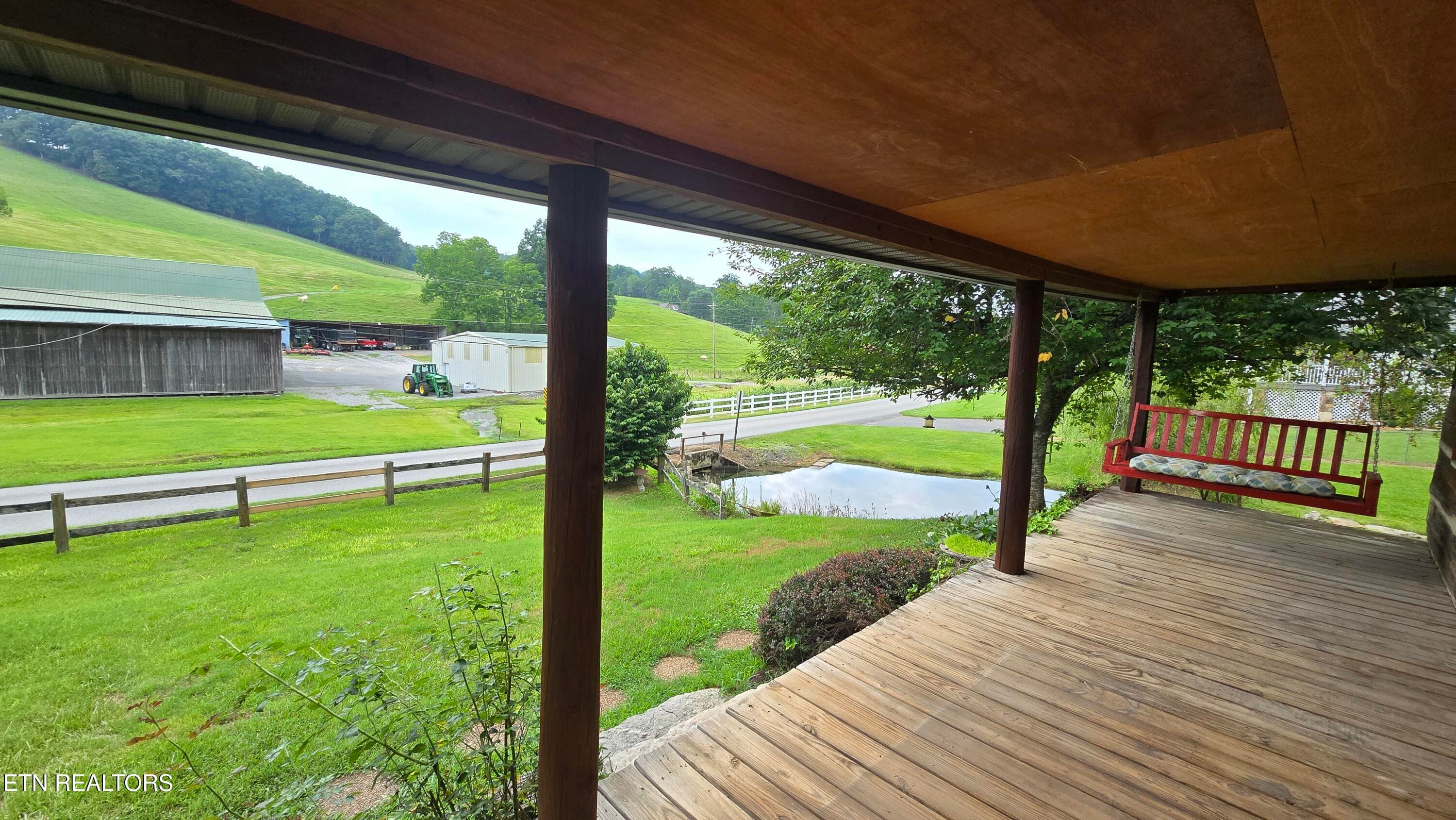Front Porch - 5494 Lone Mountain Rd, New Tazewell, TN 37825