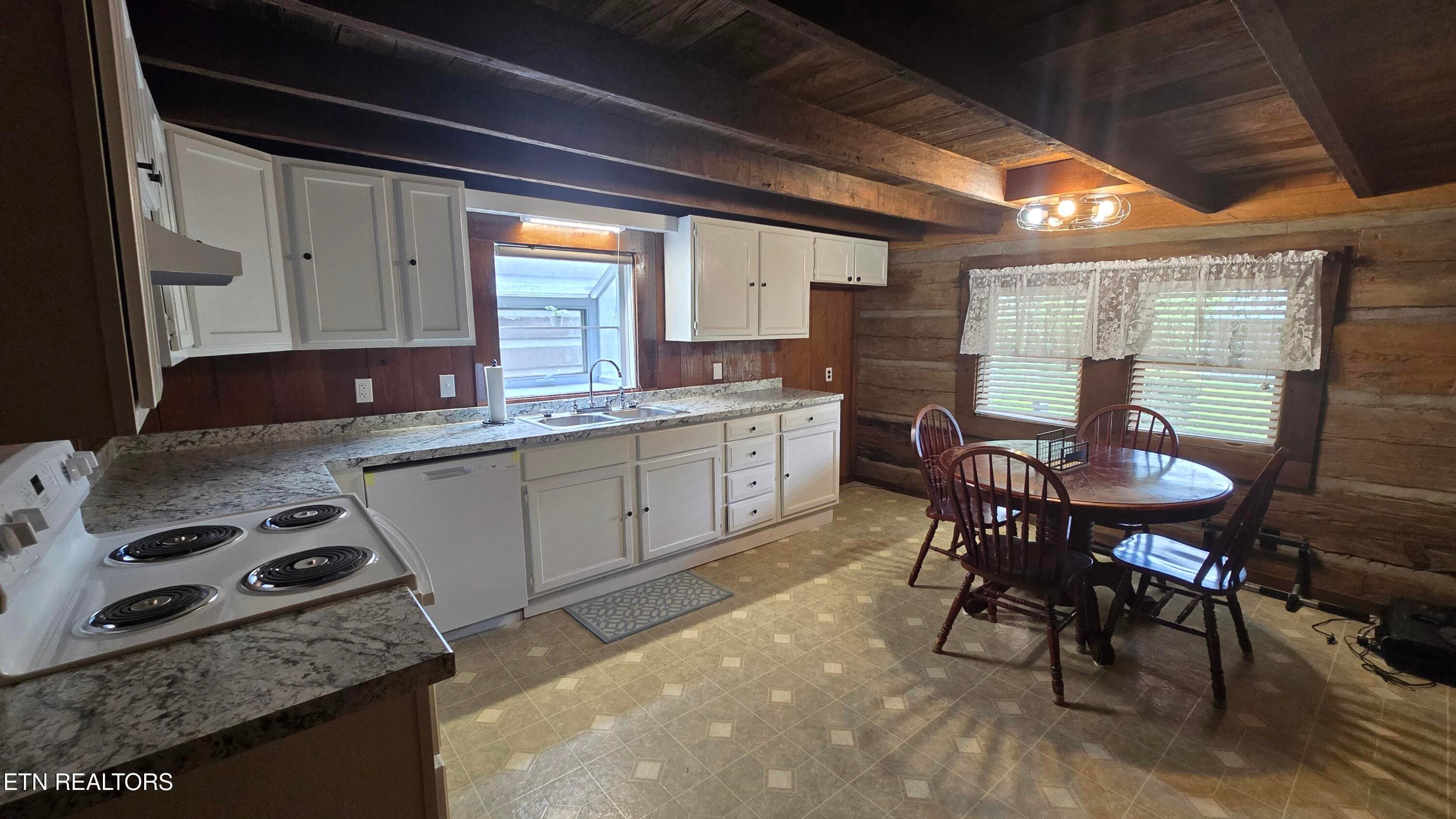 Kitchen - 5494 Lone Mountain Rd, New Tazewell, TN 37825
