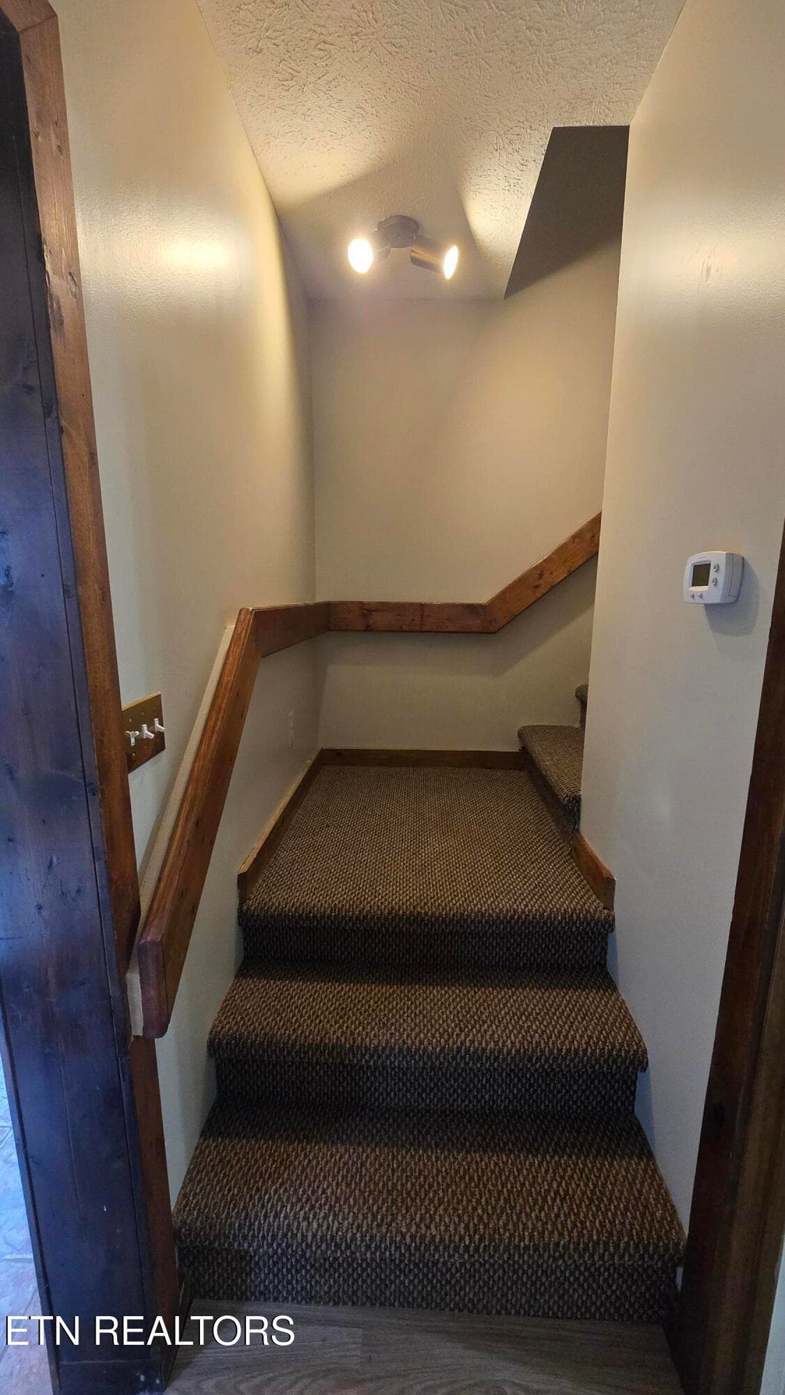 East Side 2nd Floor - 5494 Lone Mountain Rd, New Tazewell, TN 37825
