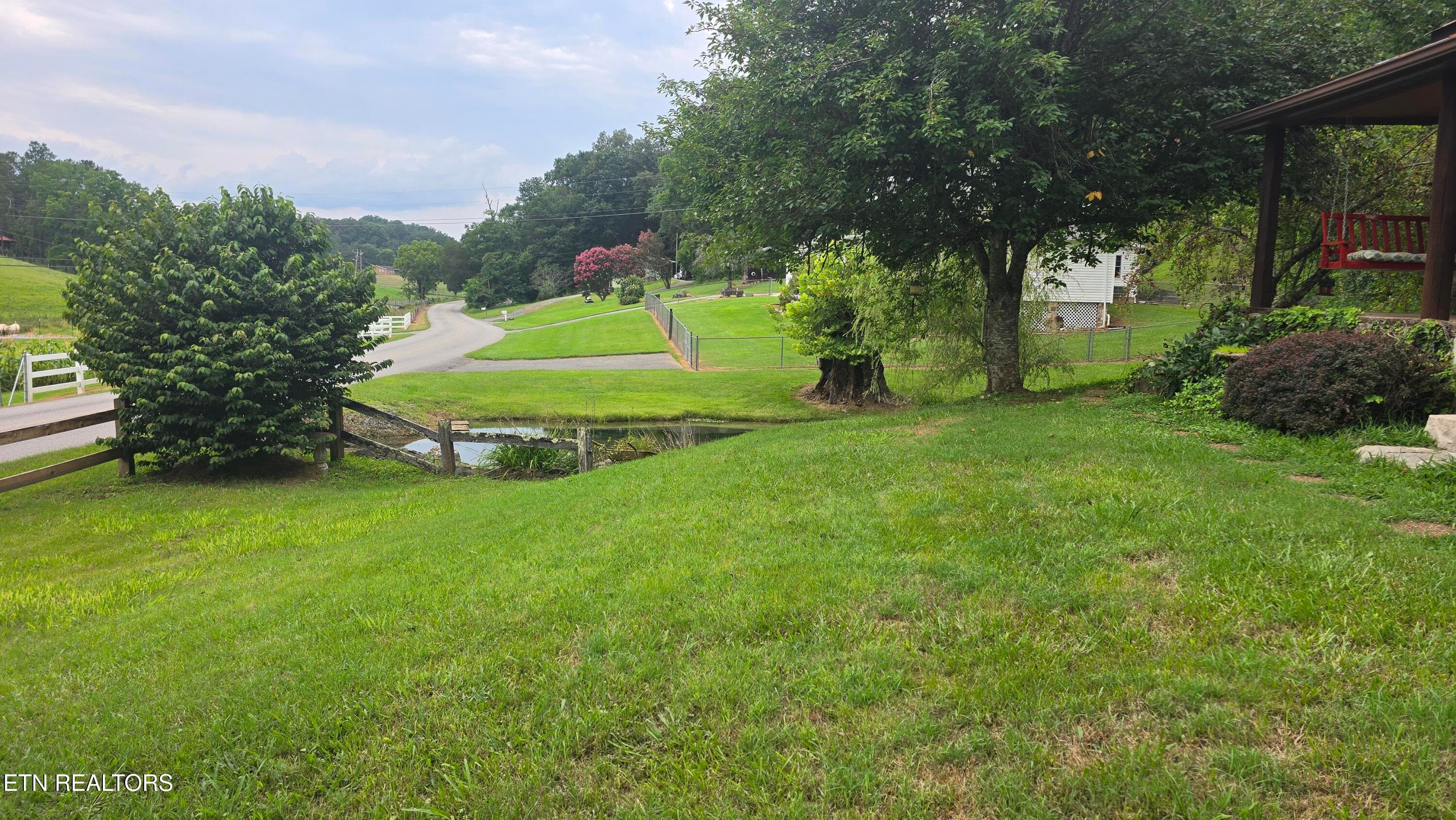 Front Porch - 5494 Lone Mountain Rd, New Tazewell, TN 37825