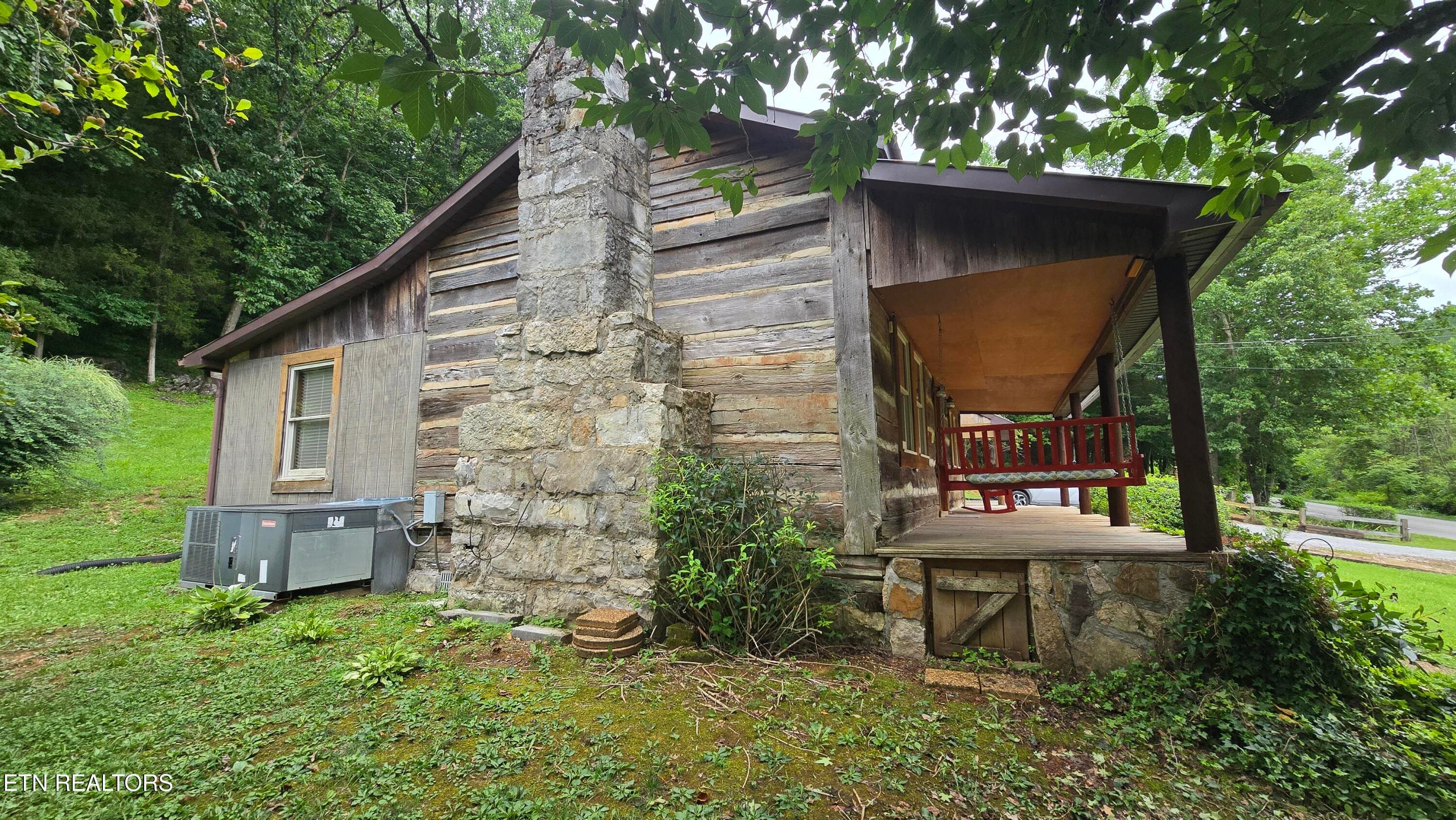 West Side - 5494 Lone Mountain Rd, New Tazewell, TN 37825