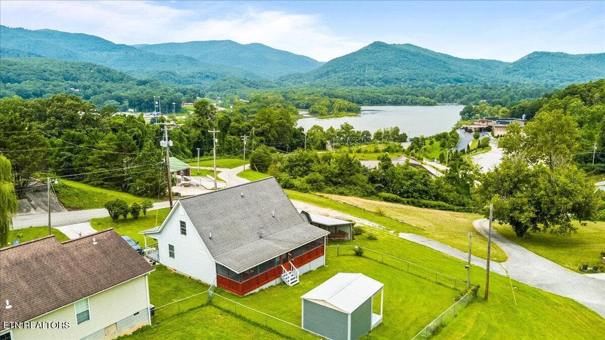 10-219 Patty Hill Rd - 219 Patty Hill Rd, Caryville, TN 37714, Caryville