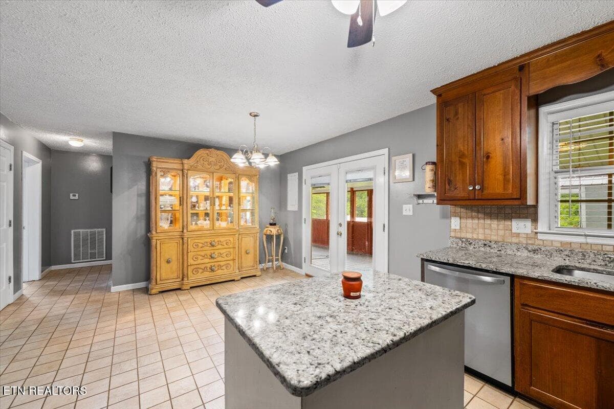19-219 Patty Hill Rd - 219 Patty Hill Rd, Caryville, TN 37714, Caryville