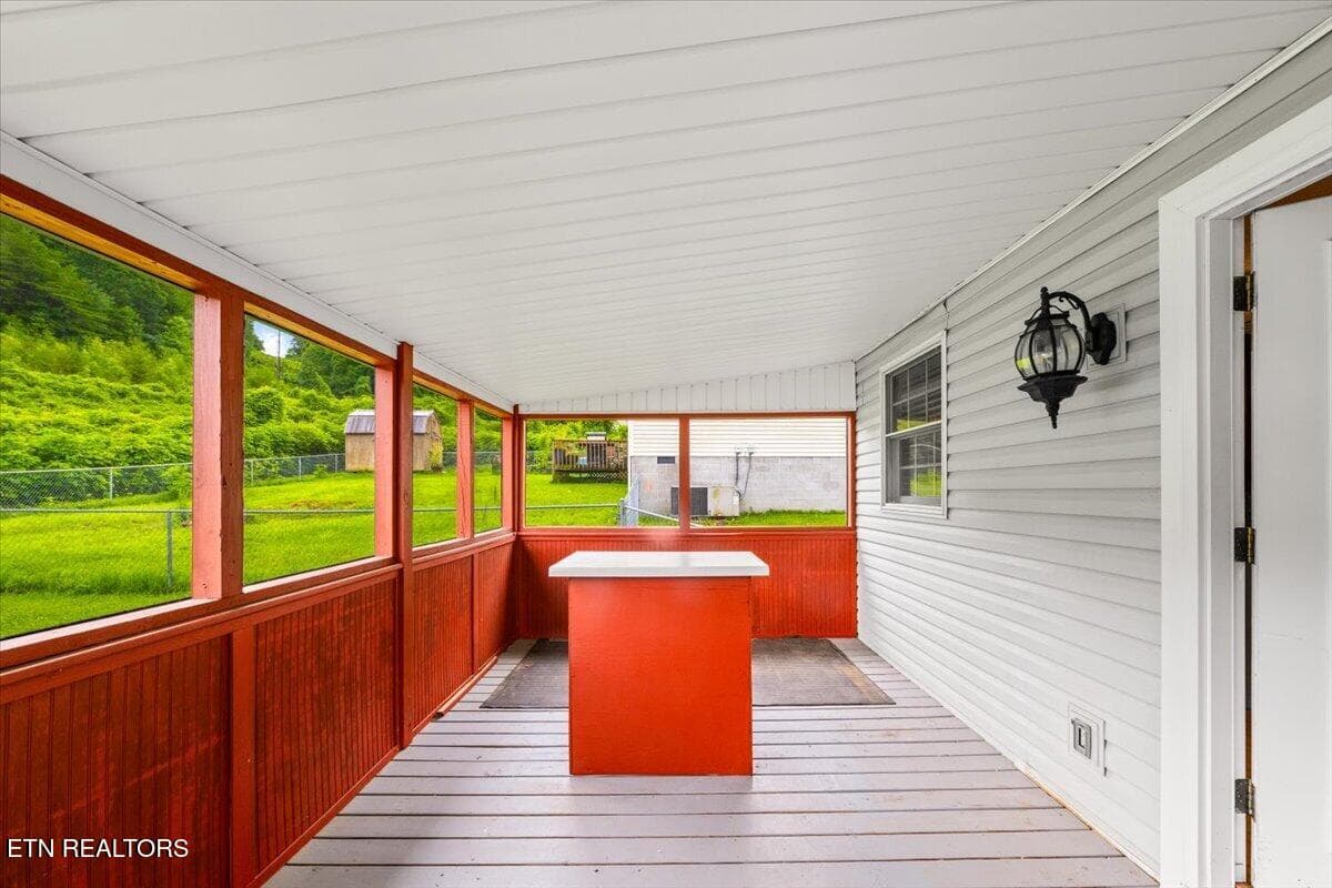 36-219 Patty Hill Rd - 219 Patty Hill Rd, Caryville, TN 37714, Caryville